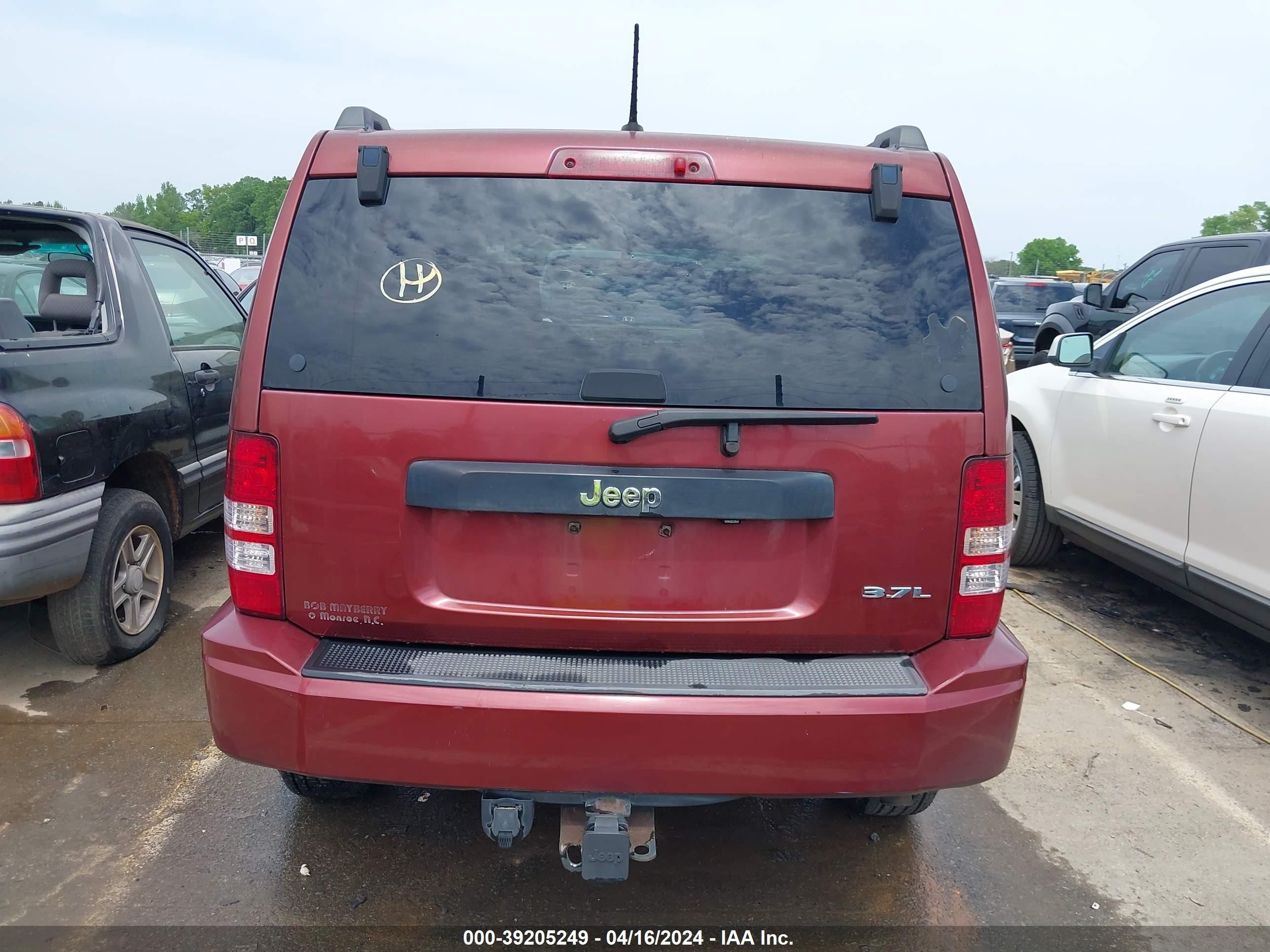 Photo 15 VIN: 1J8GP28K38W288559 - JEEP LIBERTY (NORTH AMERICA) 