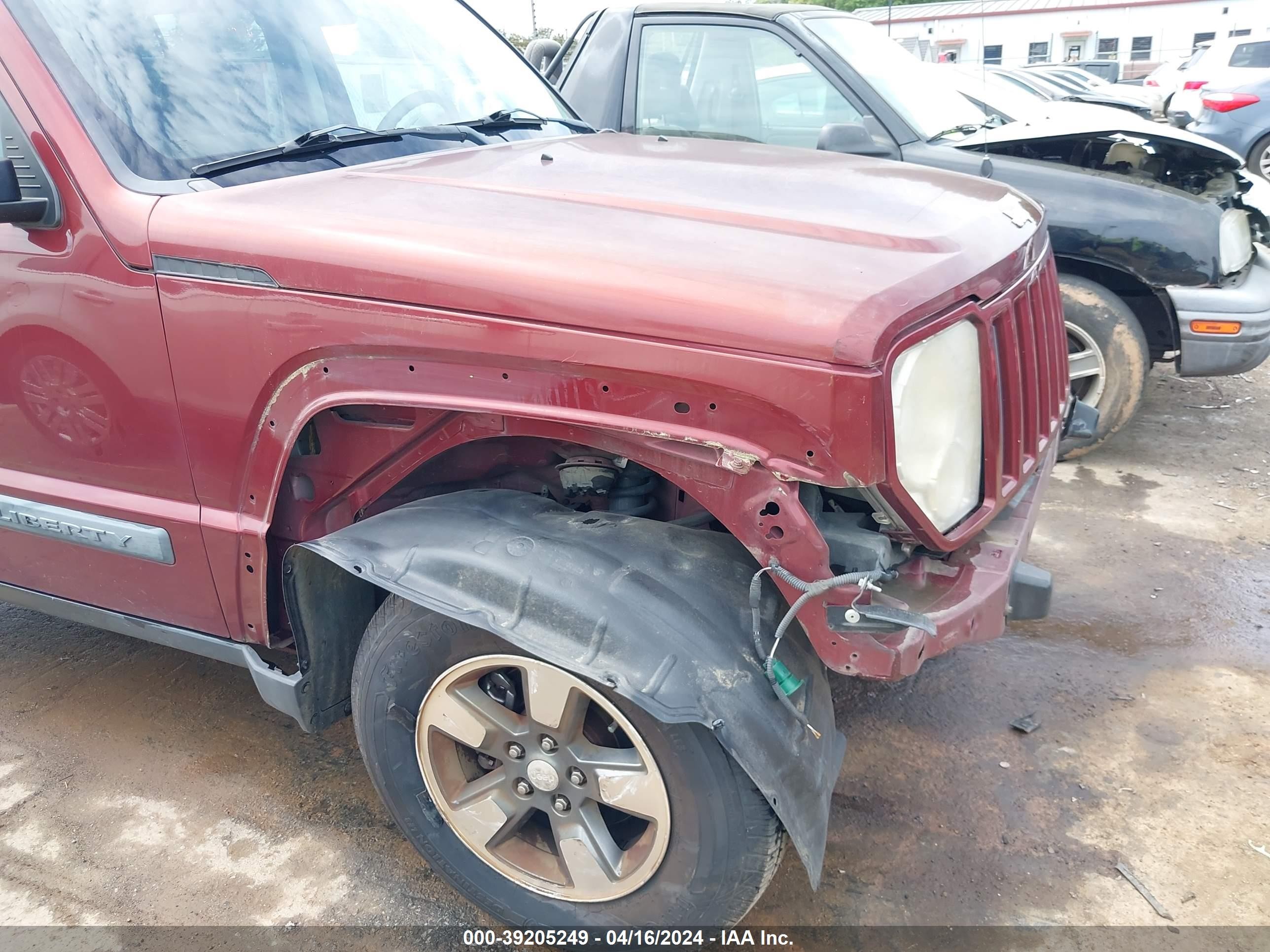 Photo 16 VIN: 1J8GP28K38W288559 - JEEP LIBERTY (NORTH AMERICA) 