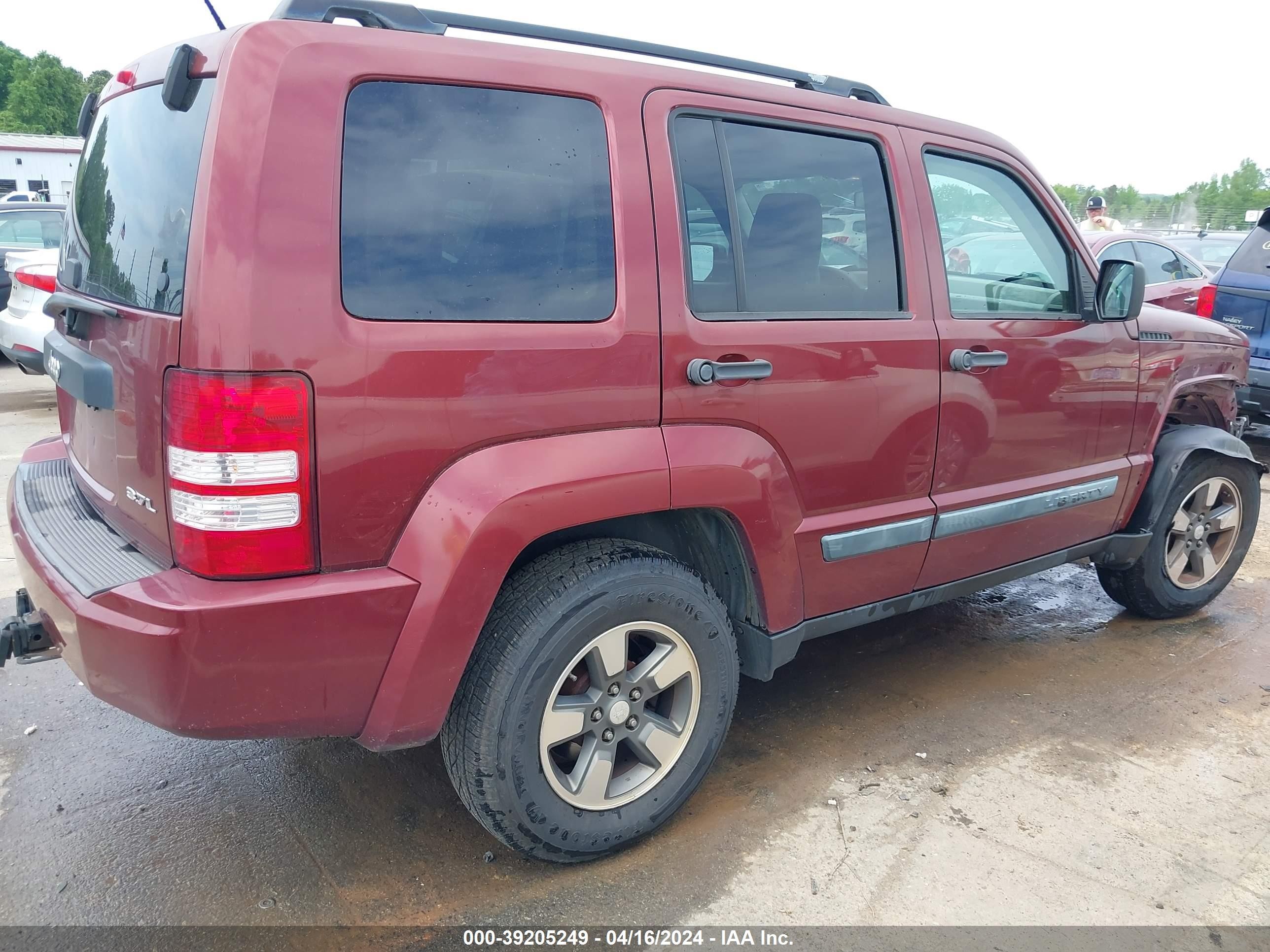 Photo 3 VIN: 1J8GP28K38W288559 - JEEP LIBERTY (NORTH AMERICA) 