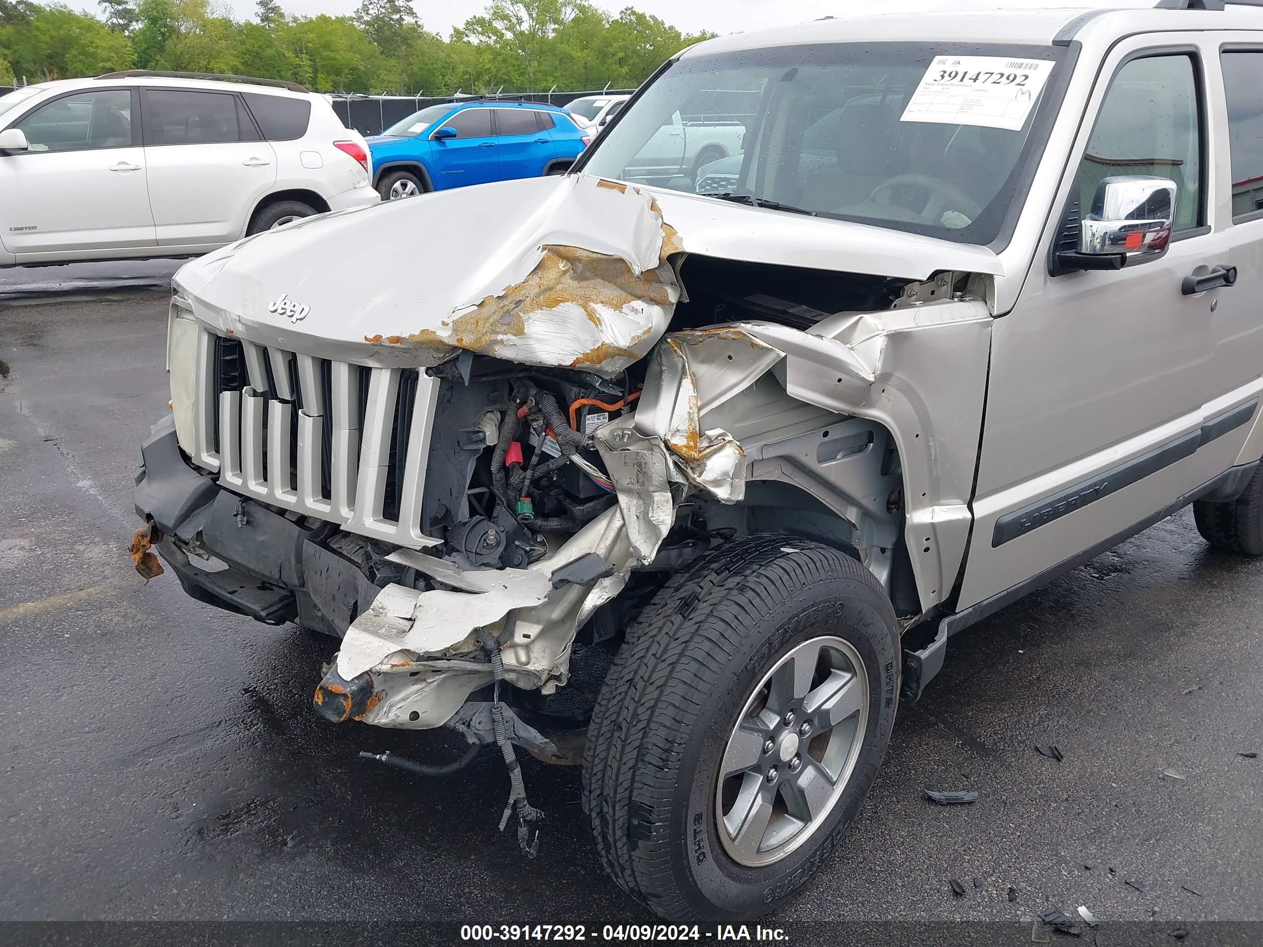 Photo 5 VIN: 1J8GP28K68W135447 - JEEP LIBERTY (NORTH AMERICA) 