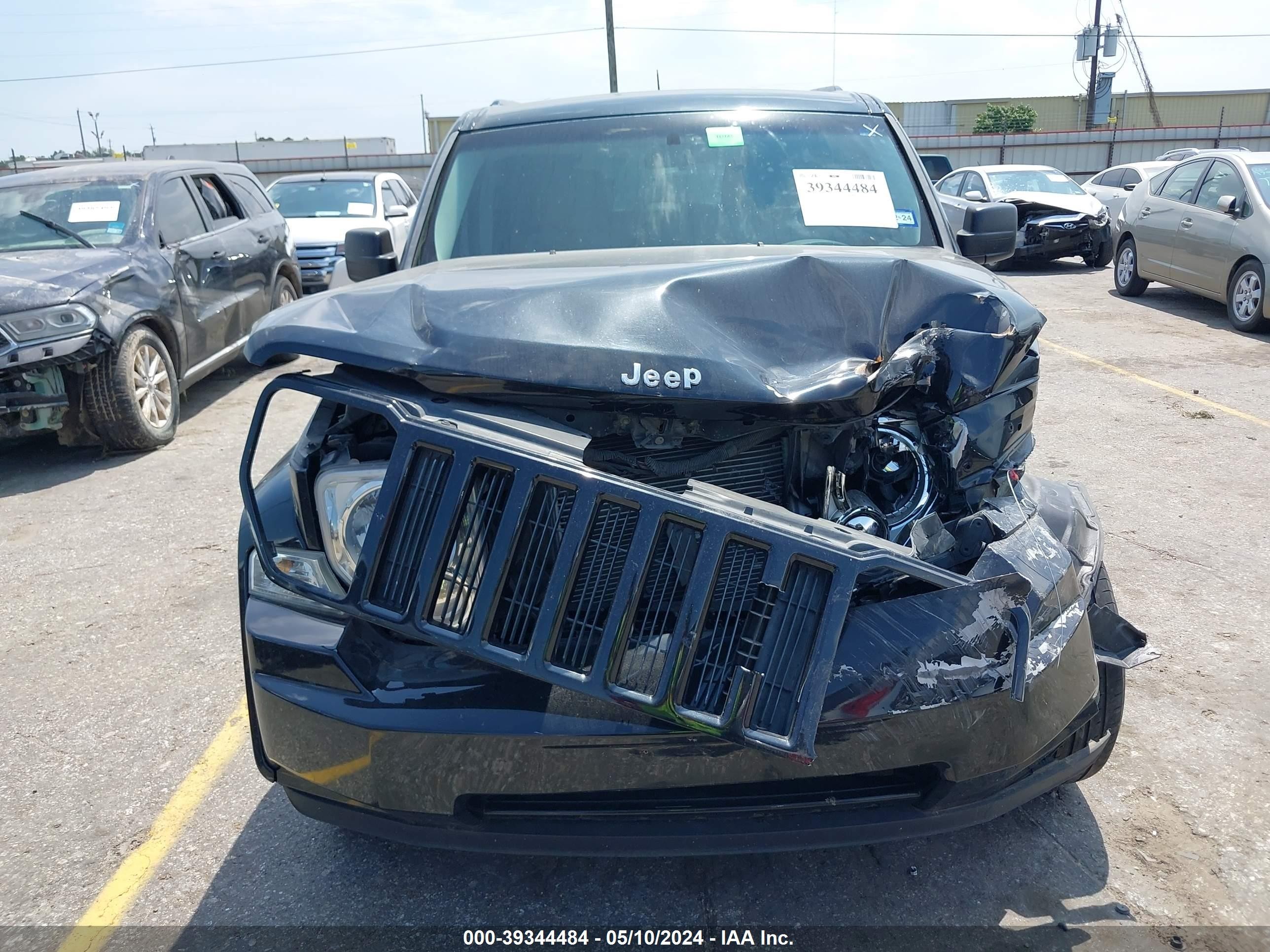 Photo 5 VIN: 1J8GP28K68W144486 - JEEP LIBERTY (NORTH AMERICA) 