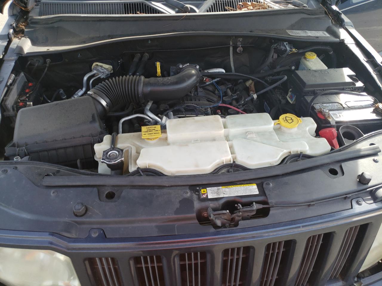 Photo 10 VIN: 1J8GP28K78W172913 - JEEP LIBERTY (NORTH AMERICA) 