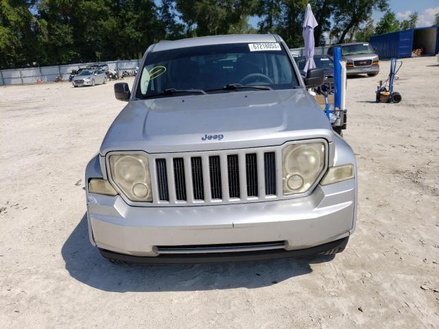 Photo 4 VIN: 1J8GP28K88W243682 - JEEP LIBERTY SP 