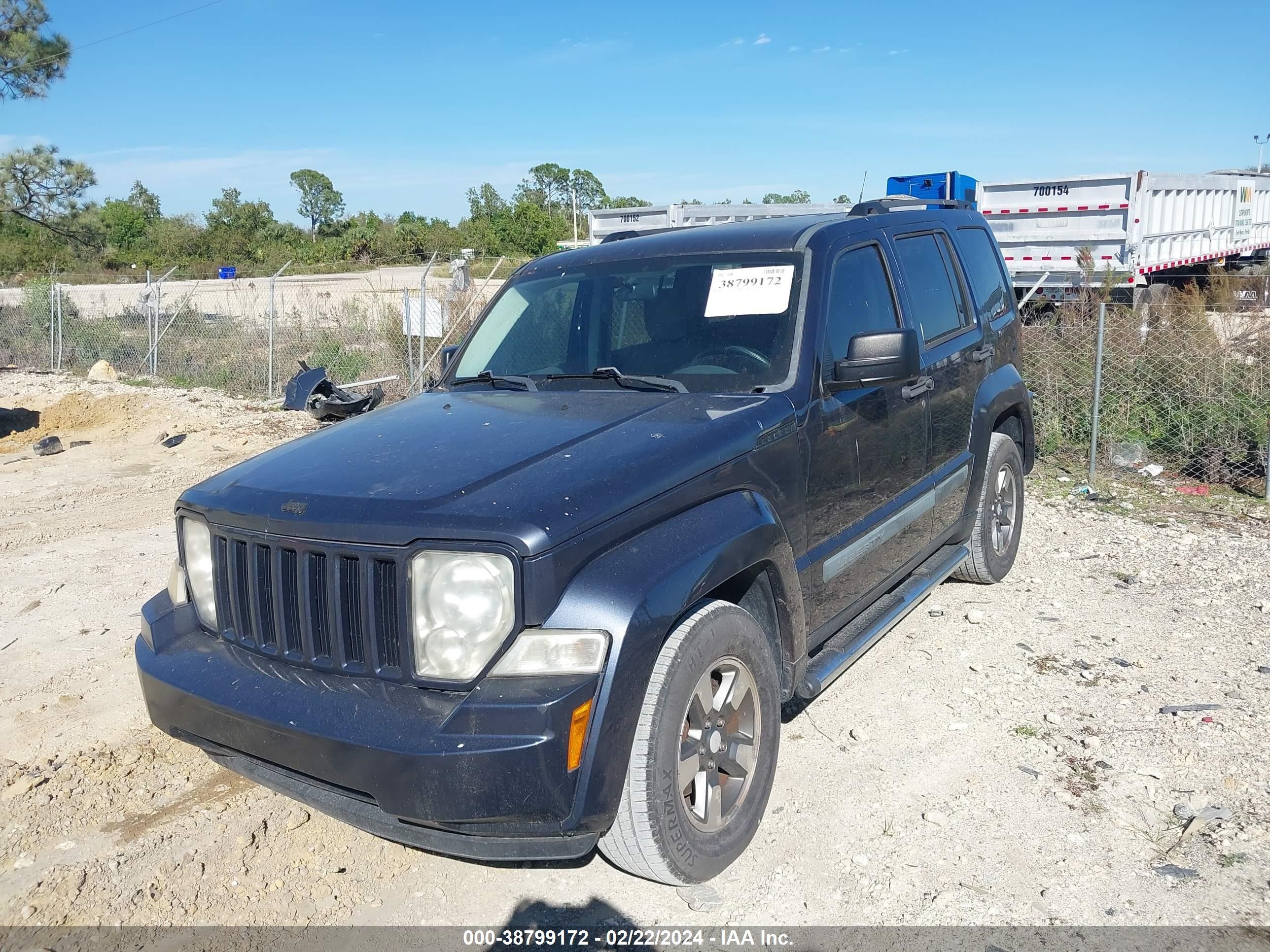 Photo 1 VIN: 1J8GP28K98W286640 - JEEP LIBERTY (NORTH AMERICA) 