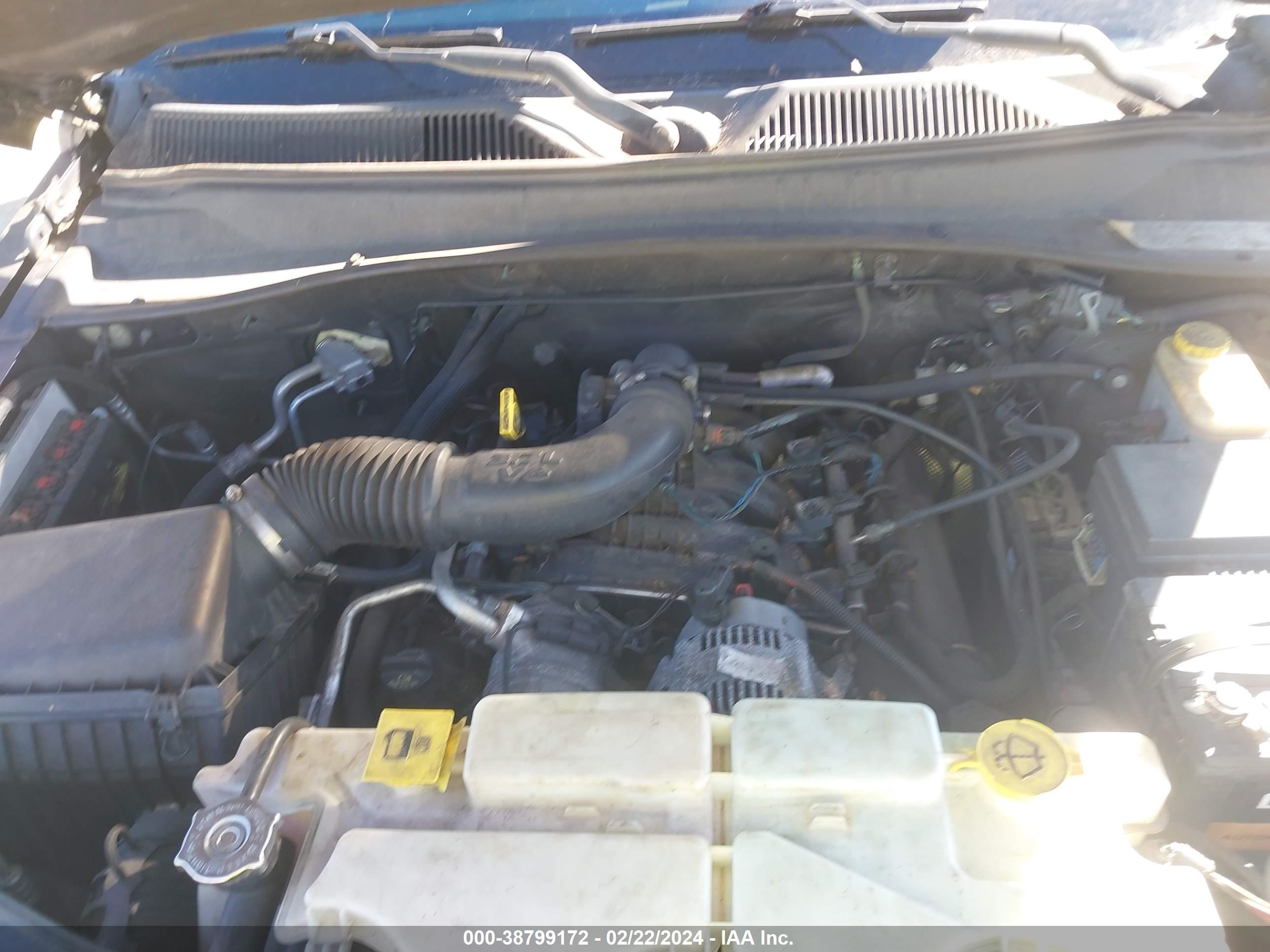 Photo 9 VIN: 1J8GP28K98W286640 - JEEP LIBERTY (NORTH AMERICA) 