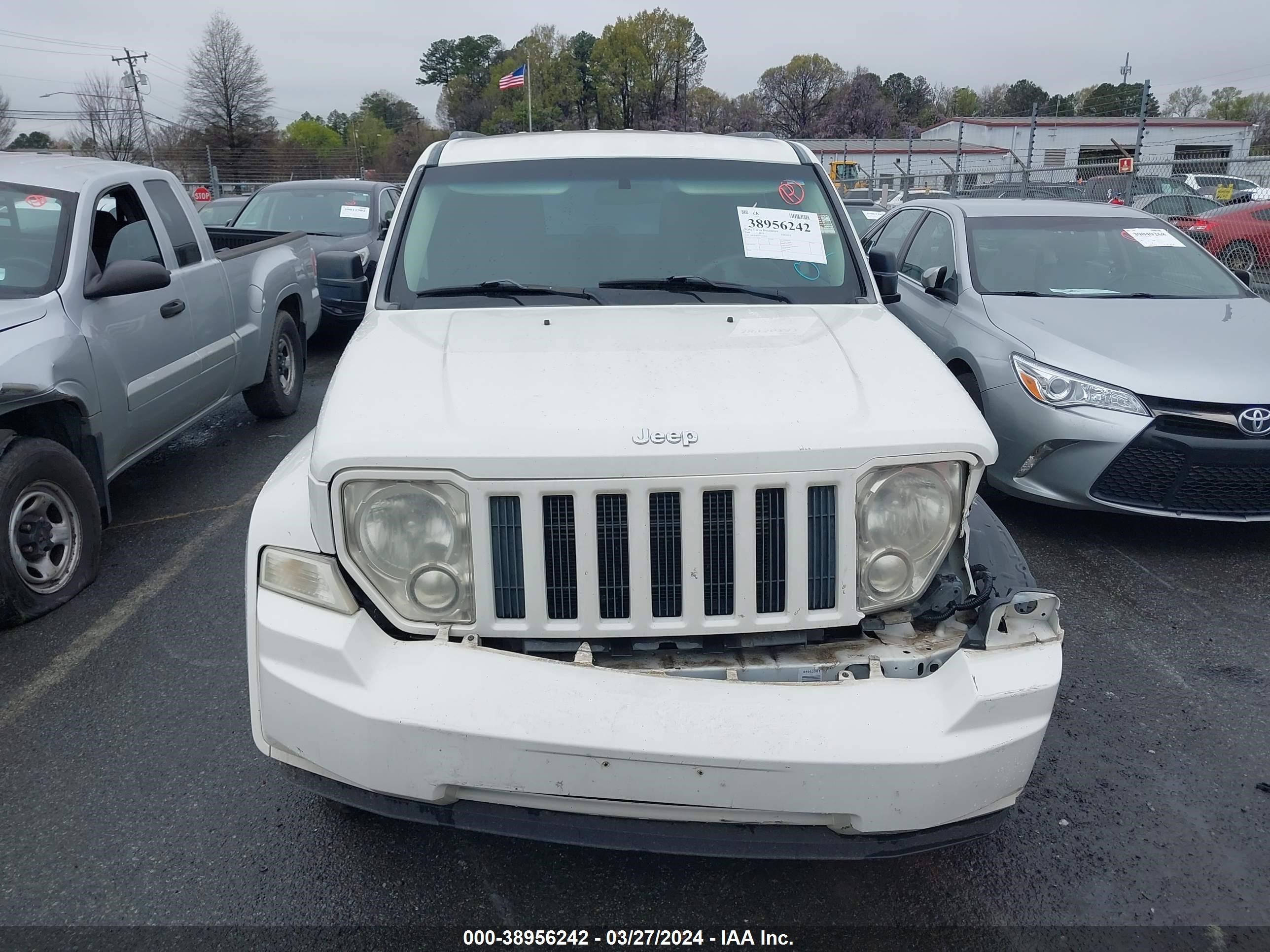 Photo 11 VIN: 1J8GP28K99W552059 - JEEP LIBERTY (NORTH AMERICA) 