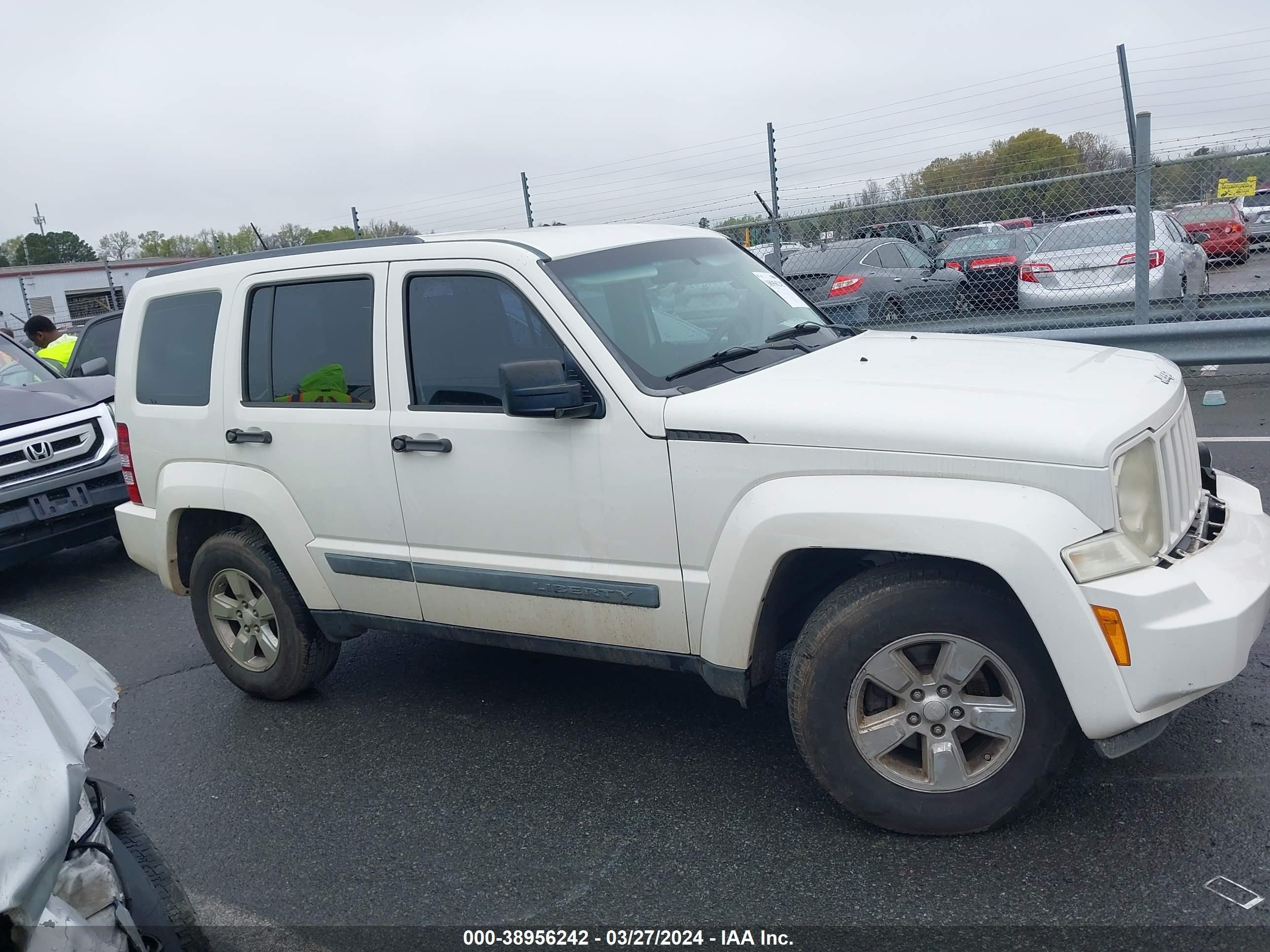 Photo 12 VIN: 1J8GP28K99W552059 - JEEP LIBERTY (NORTH AMERICA) 