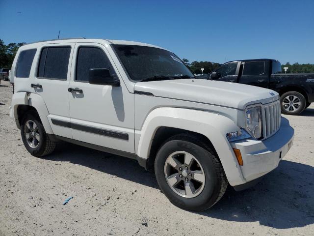 Photo 3 VIN: 1J8GP28KX8W137637 - JEEP LIBERTY 