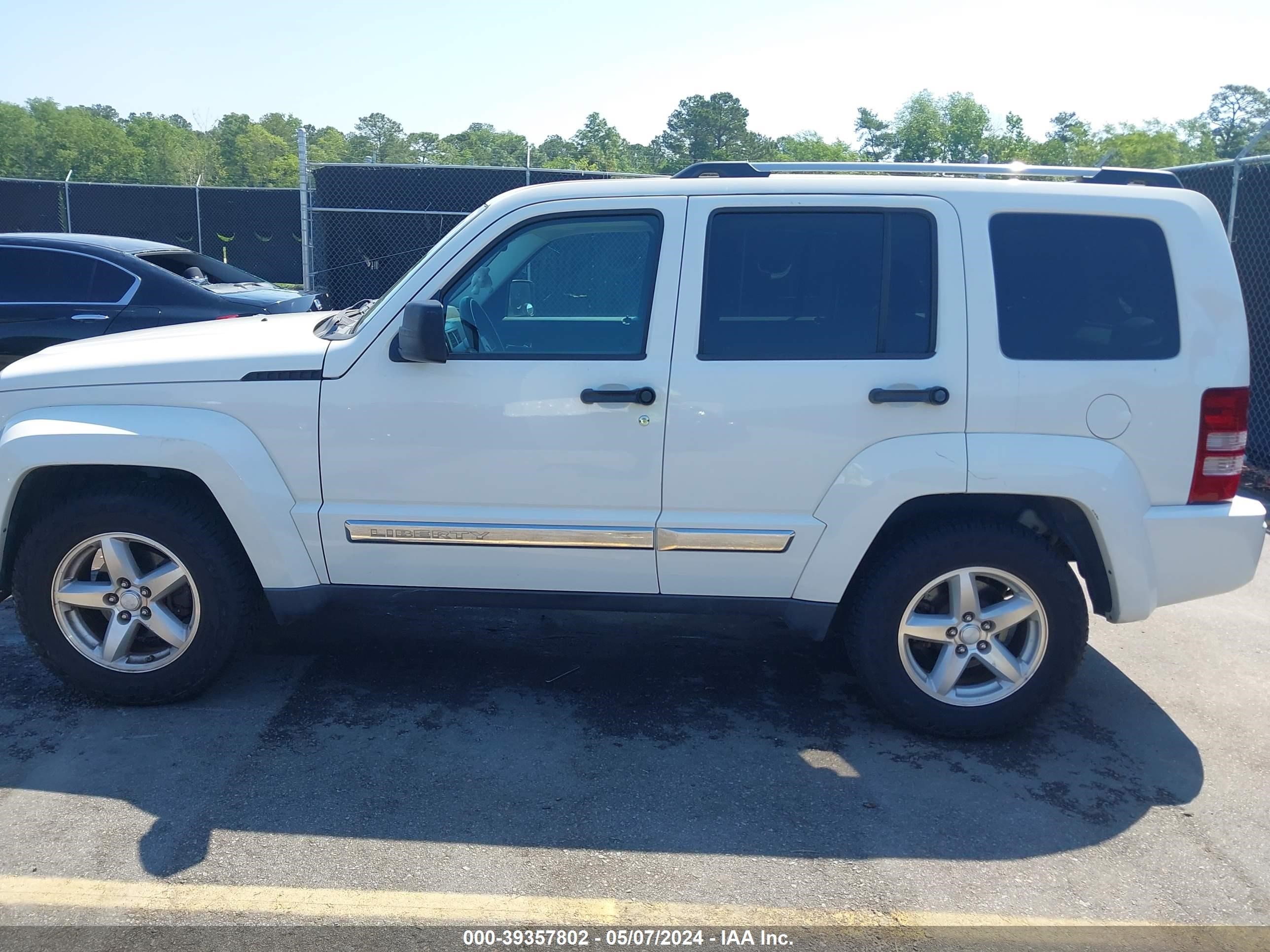 Photo 13 VIN: 1J8GP58K79W529431 - JEEP LIBERTY (NORTH AMERICA) 