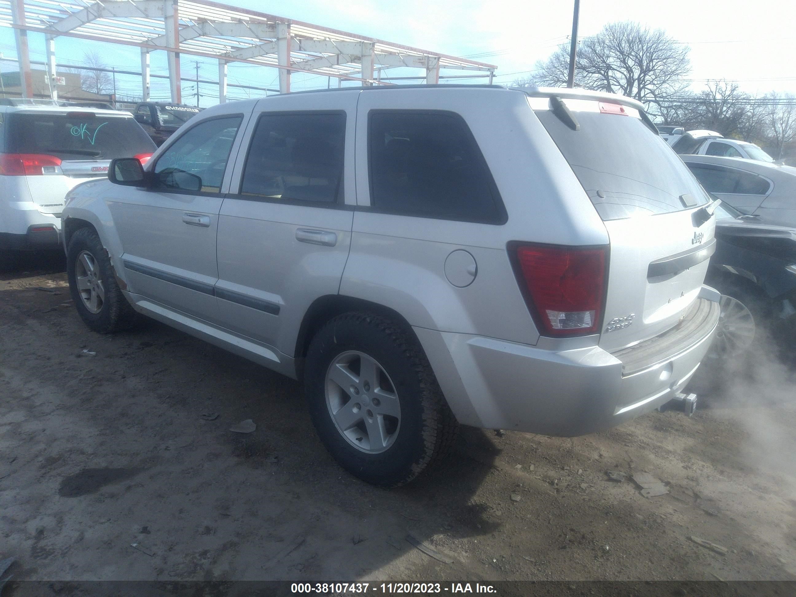 Photo 2 VIN: 1J8GR48K07C688486 - JEEP GRAND CHEROKEE 