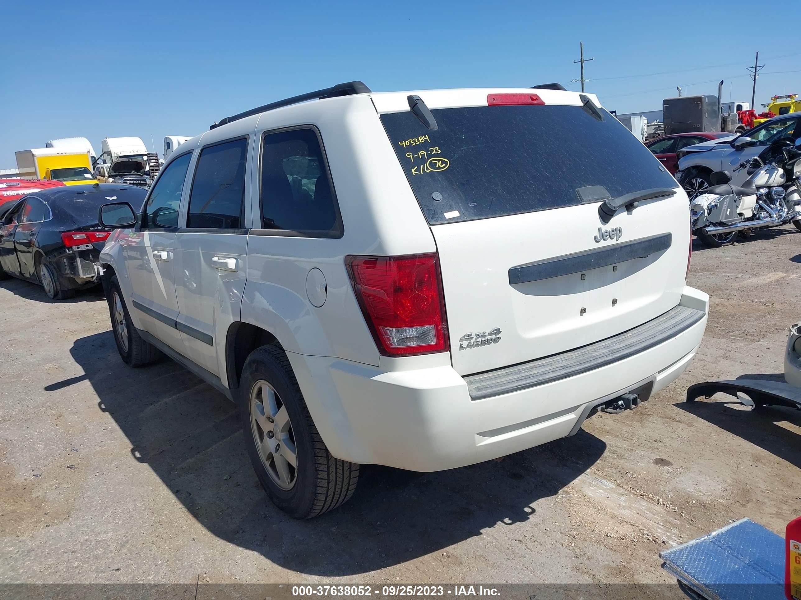 Photo 2 VIN: 1J8GR48K18C246415 - JEEP GRAND CHEROKEE 