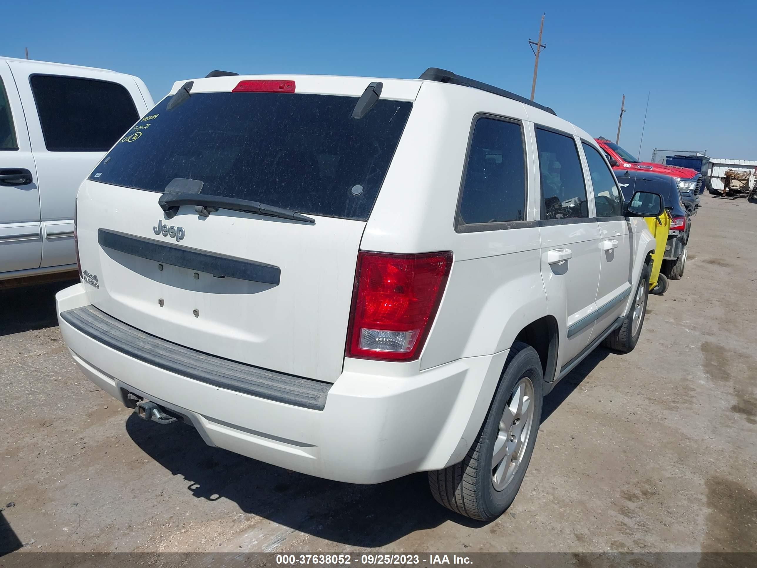 Photo 3 VIN: 1J8GR48K18C246415 - JEEP GRAND CHEROKEE 