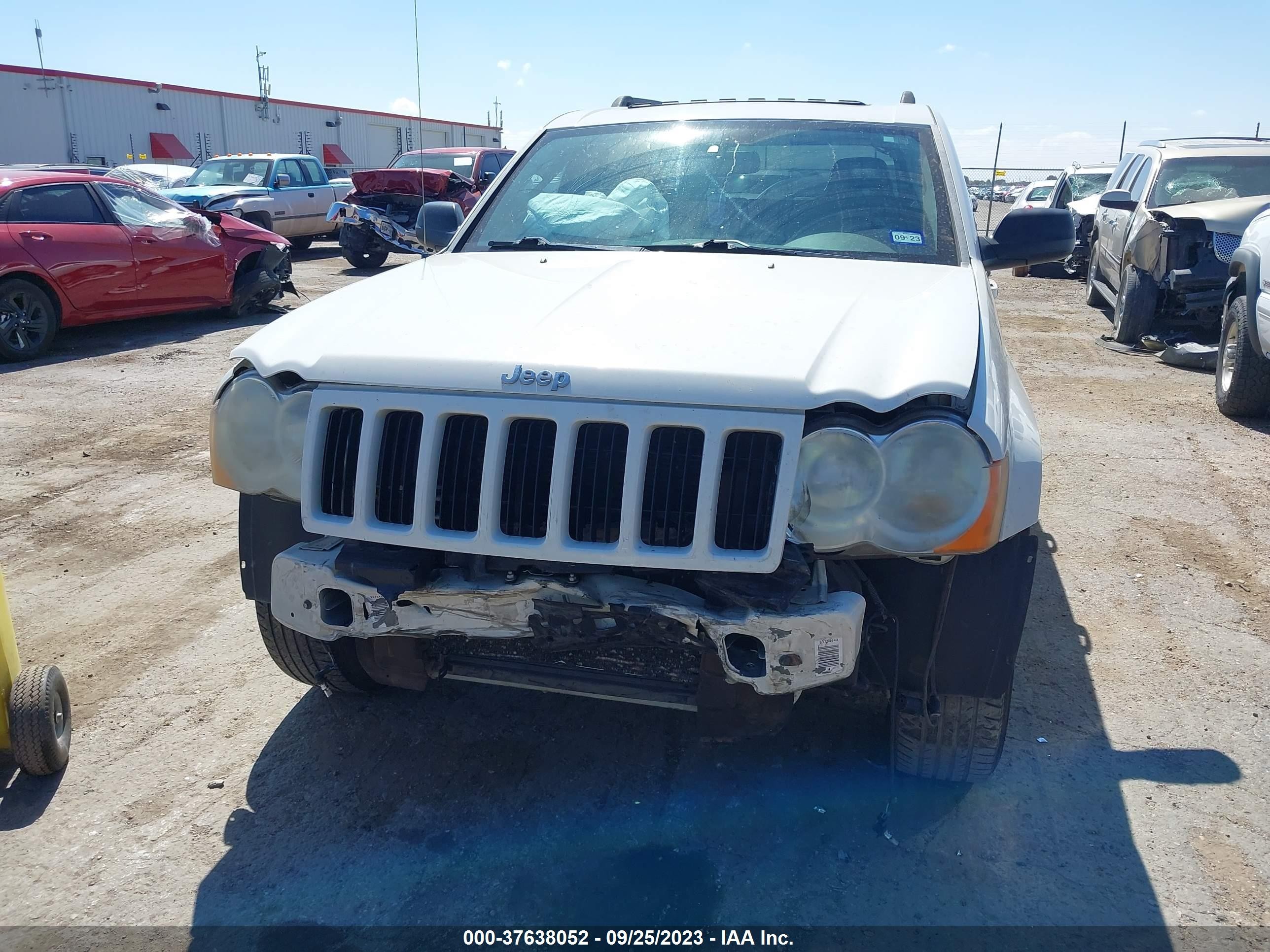 Photo 5 VIN: 1J8GR48K18C246415 - JEEP GRAND CHEROKEE 