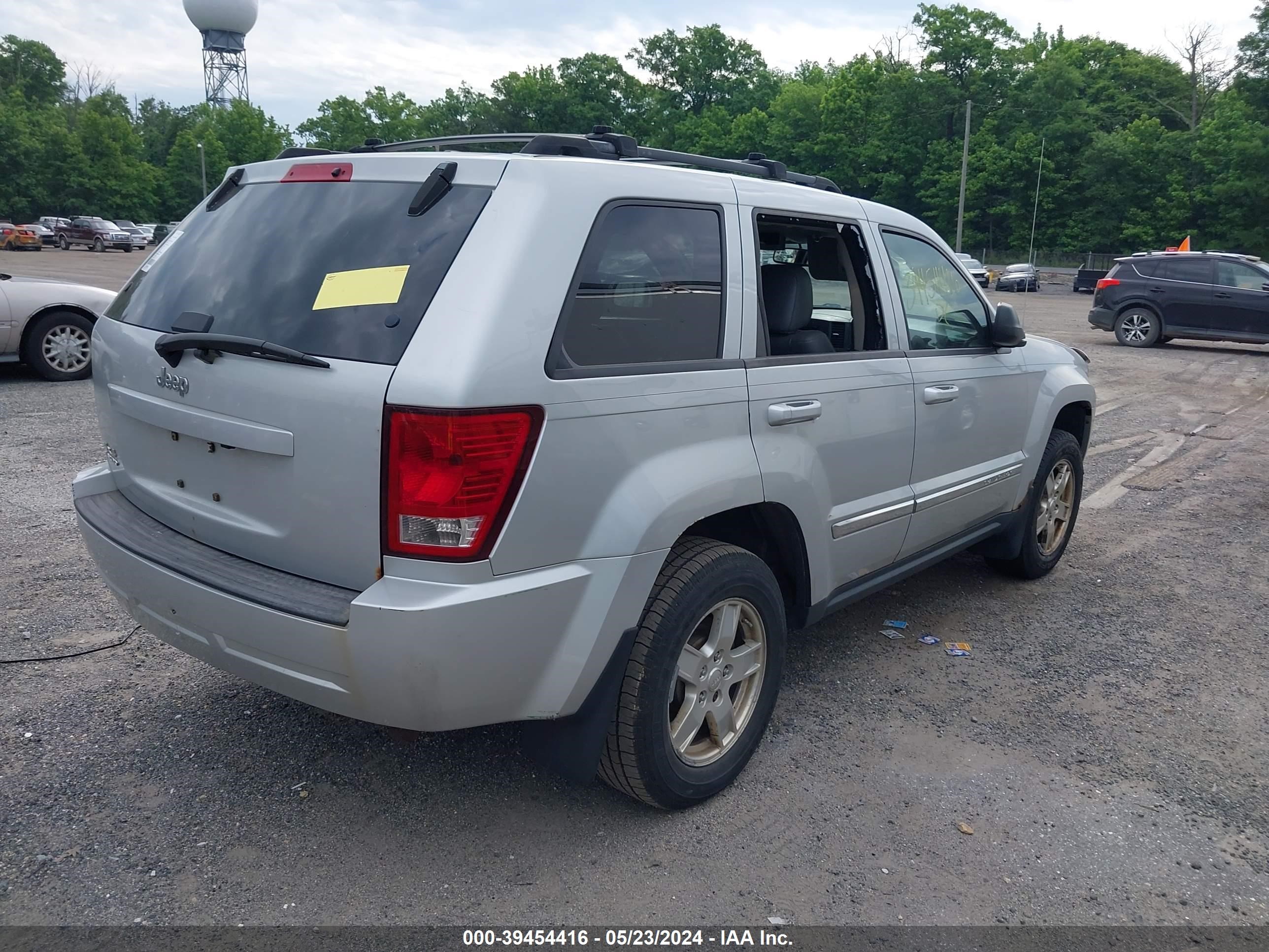 Photo 3 VIN: 1J8GR48K27C573765 - JEEP GRAND CHEROKEE 