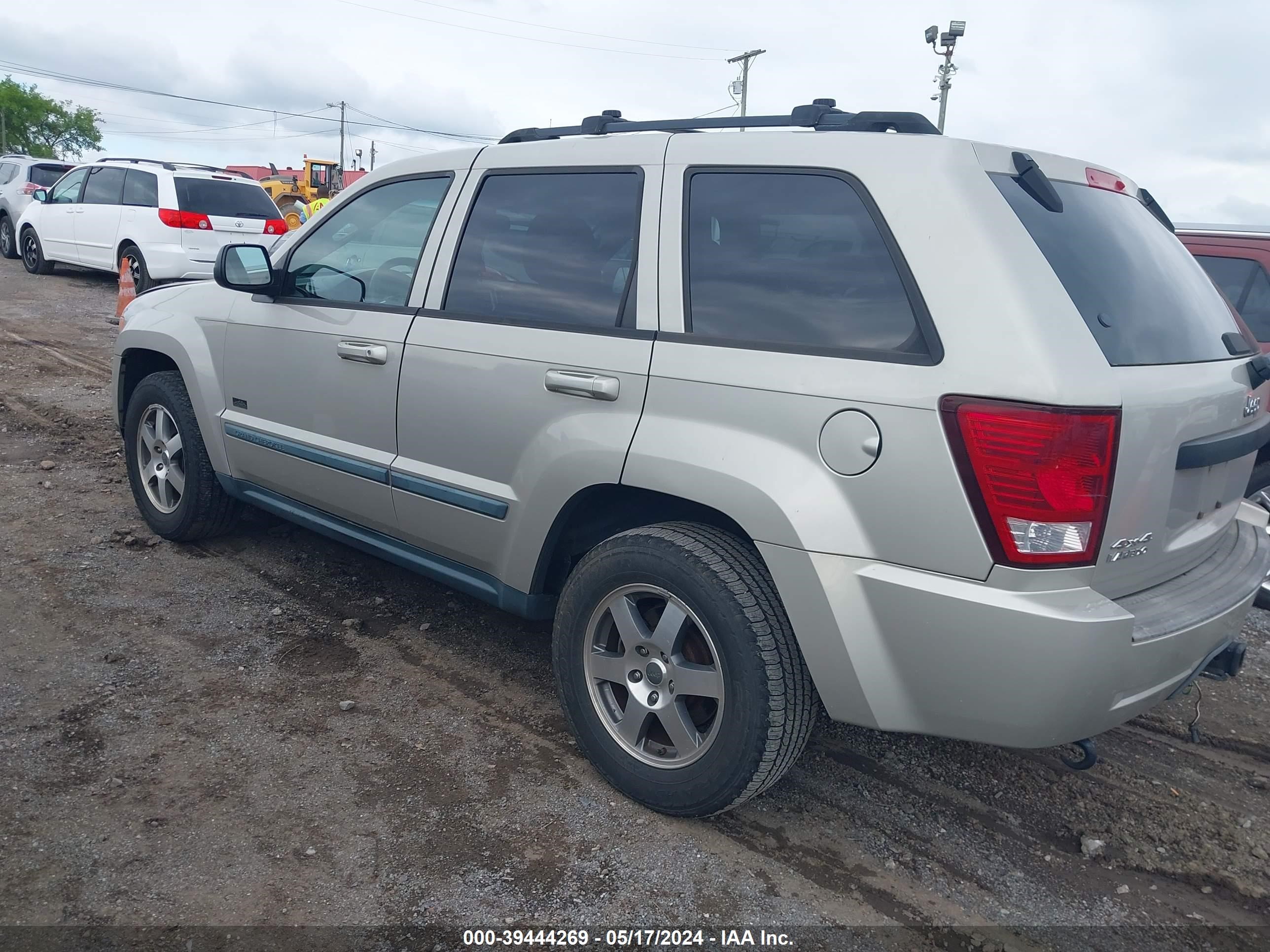 Photo 2 VIN: 1J8GR48K38C178151 - JEEP GRAND CHEROKEE 