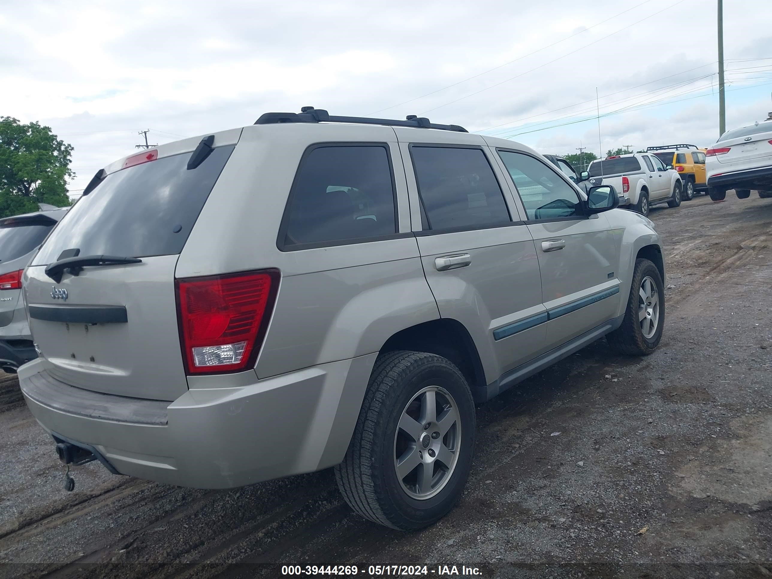 Photo 3 VIN: 1J8GR48K38C178151 - JEEP GRAND CHEROKEE 