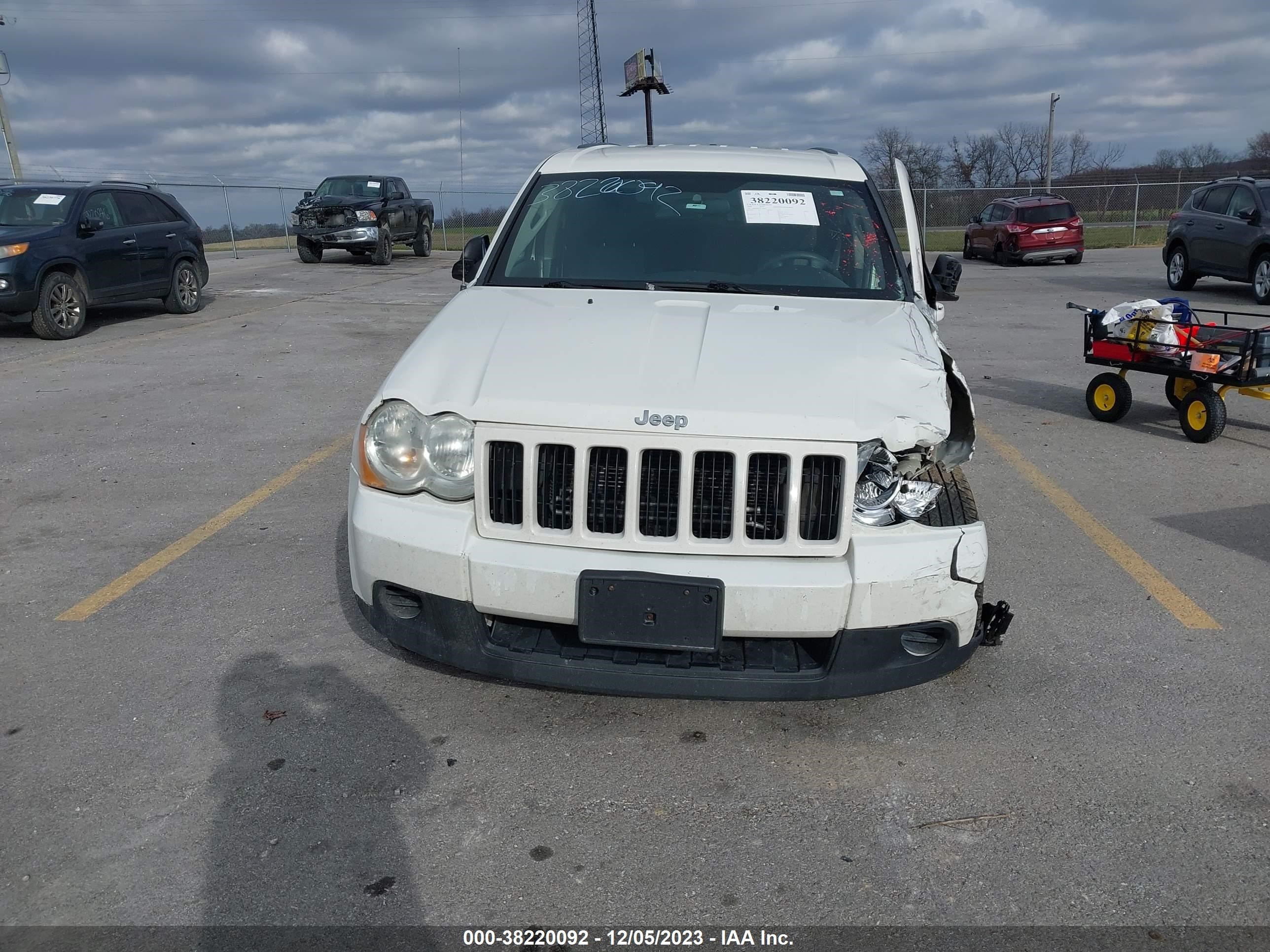 Photo 10 VIN: 1J8GR48K38C199596 - JEEP GRAND CHEROKEE 