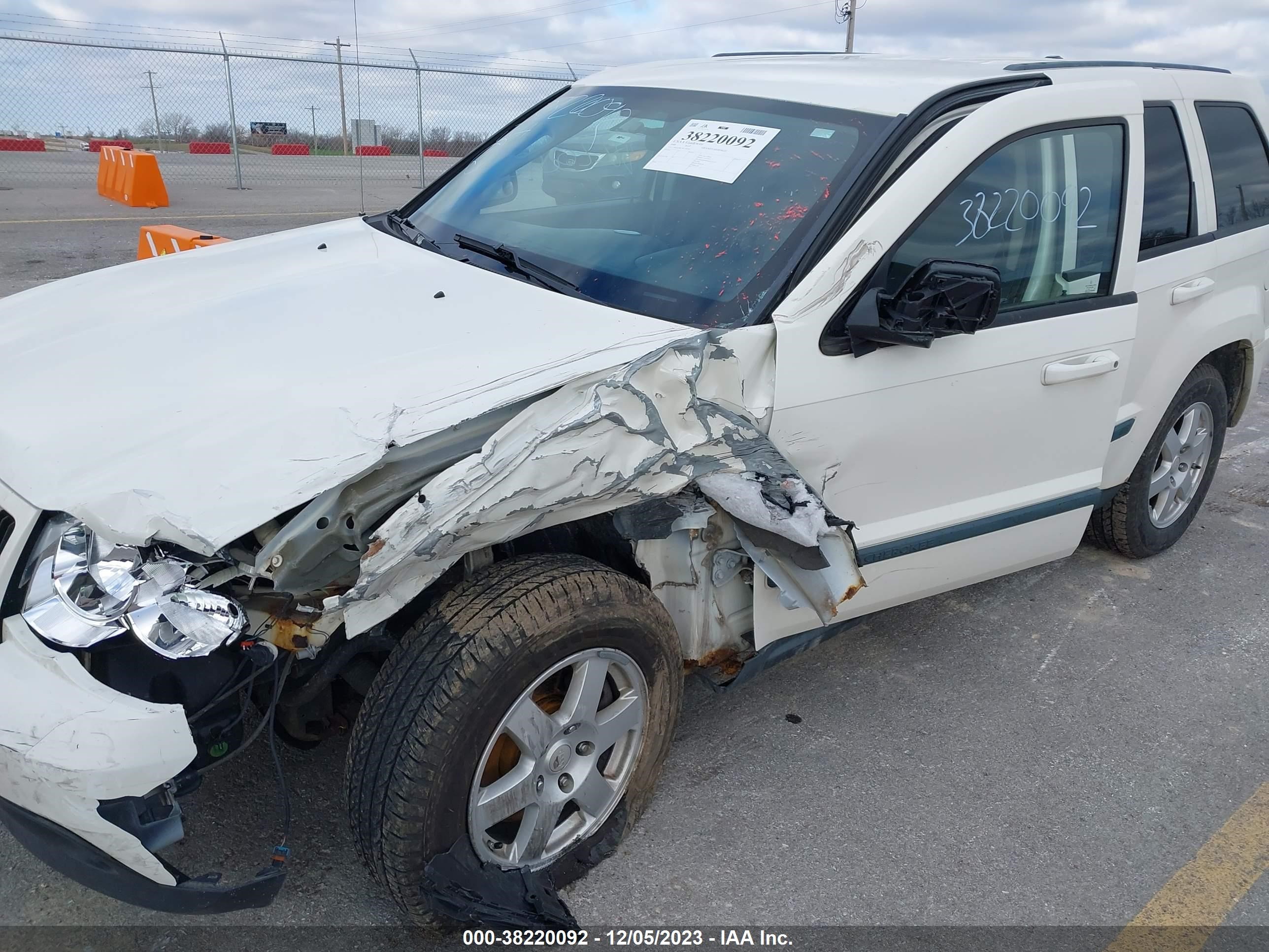 Photo 5 VIN: 1J8GR48K38C199596 - JEEP GRAND CHEROKEE 