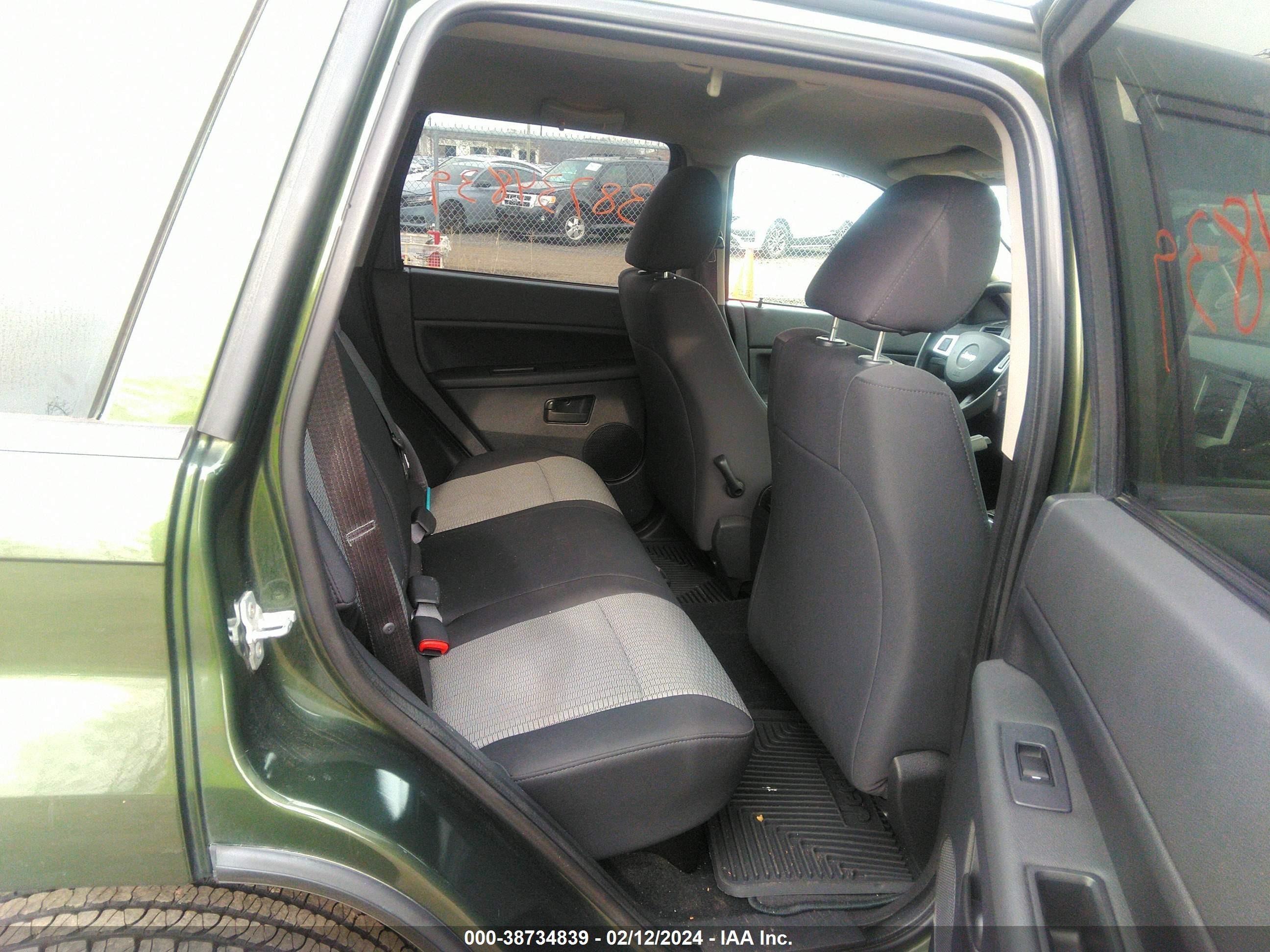 Photo 7 VIN: 1J8GR48K38C205235 - JEEP GRAND CHEROKEE 