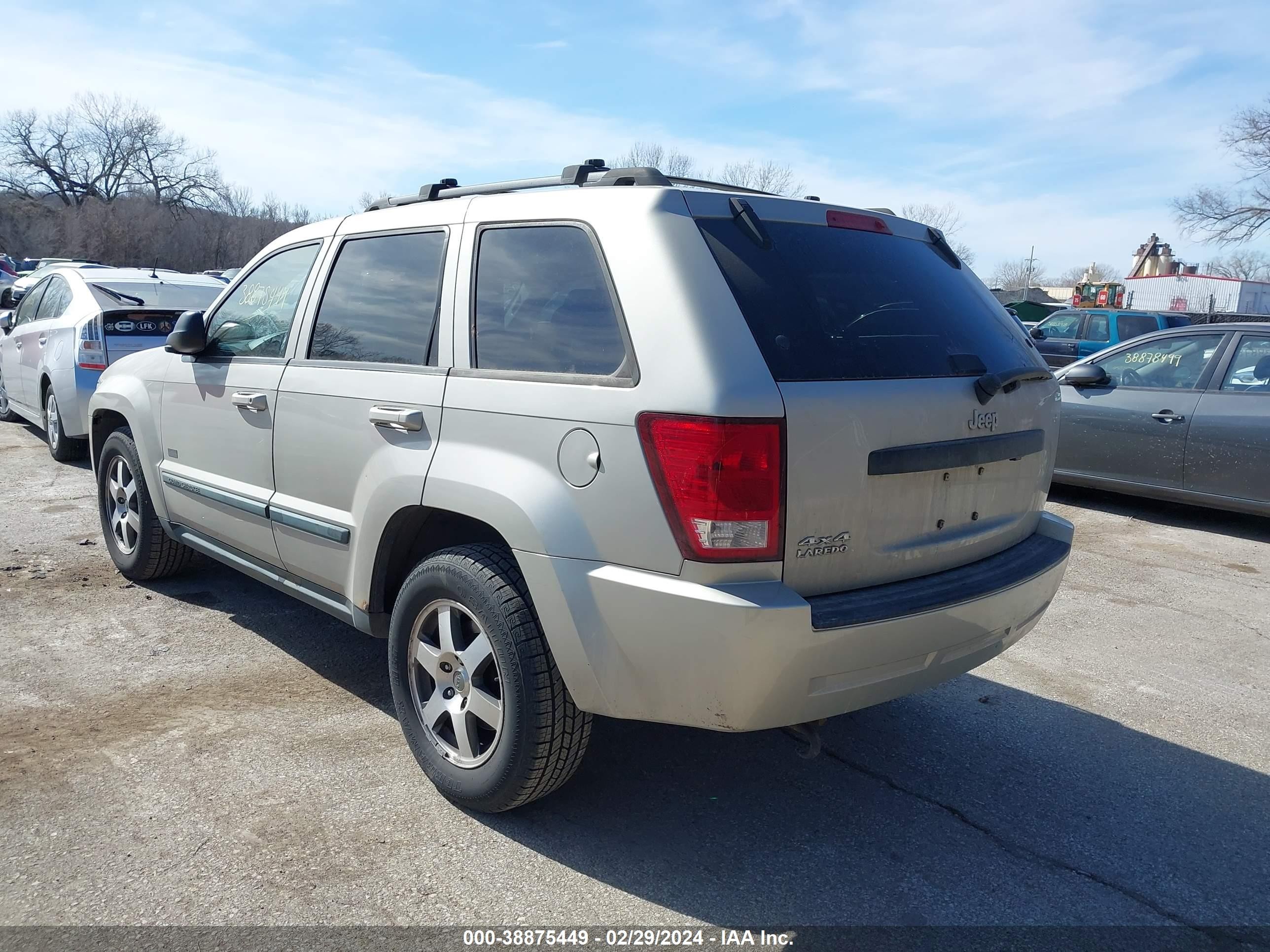 Photo 2 VIN: 1J8GR48K48C147569 - JEEP GRAND CHEROKEE 