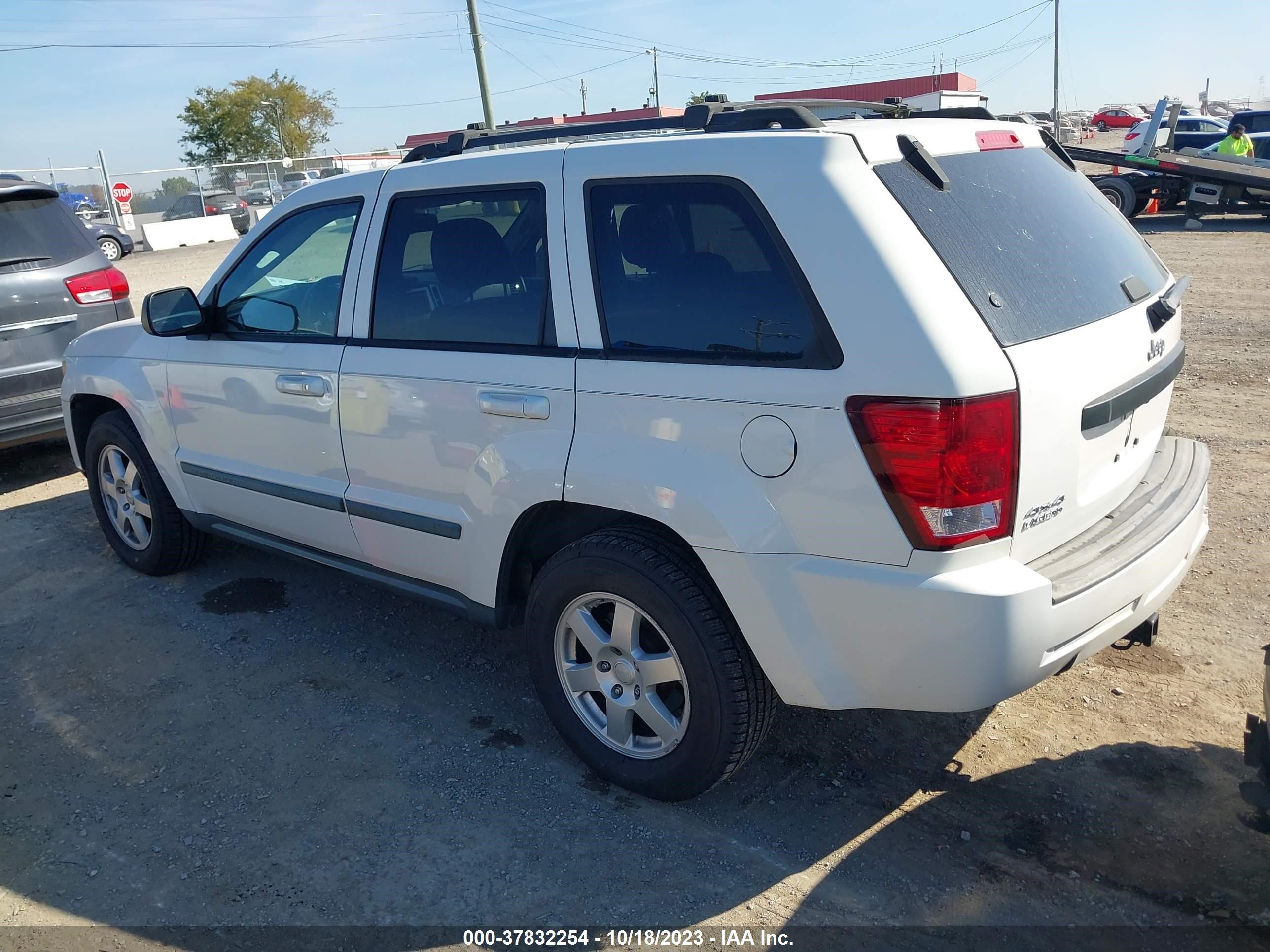 Photo 2 VIN: 1J8GR48K48C232167 - JEEP GRAND CHEROKEE 