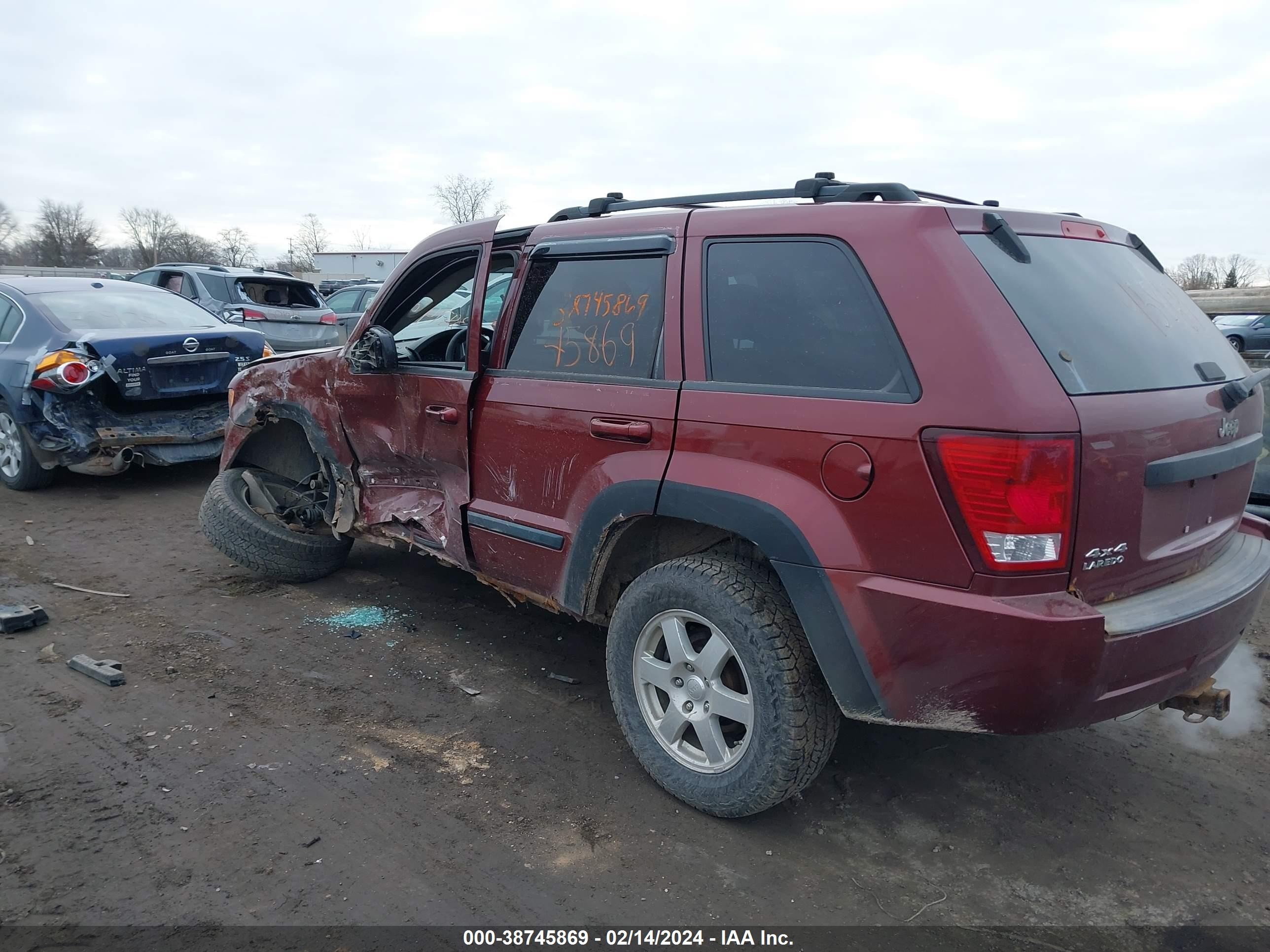 Photo 2 VIN: 1J8GR48K68C201910 - JEEP GRAND CHEROKEE 