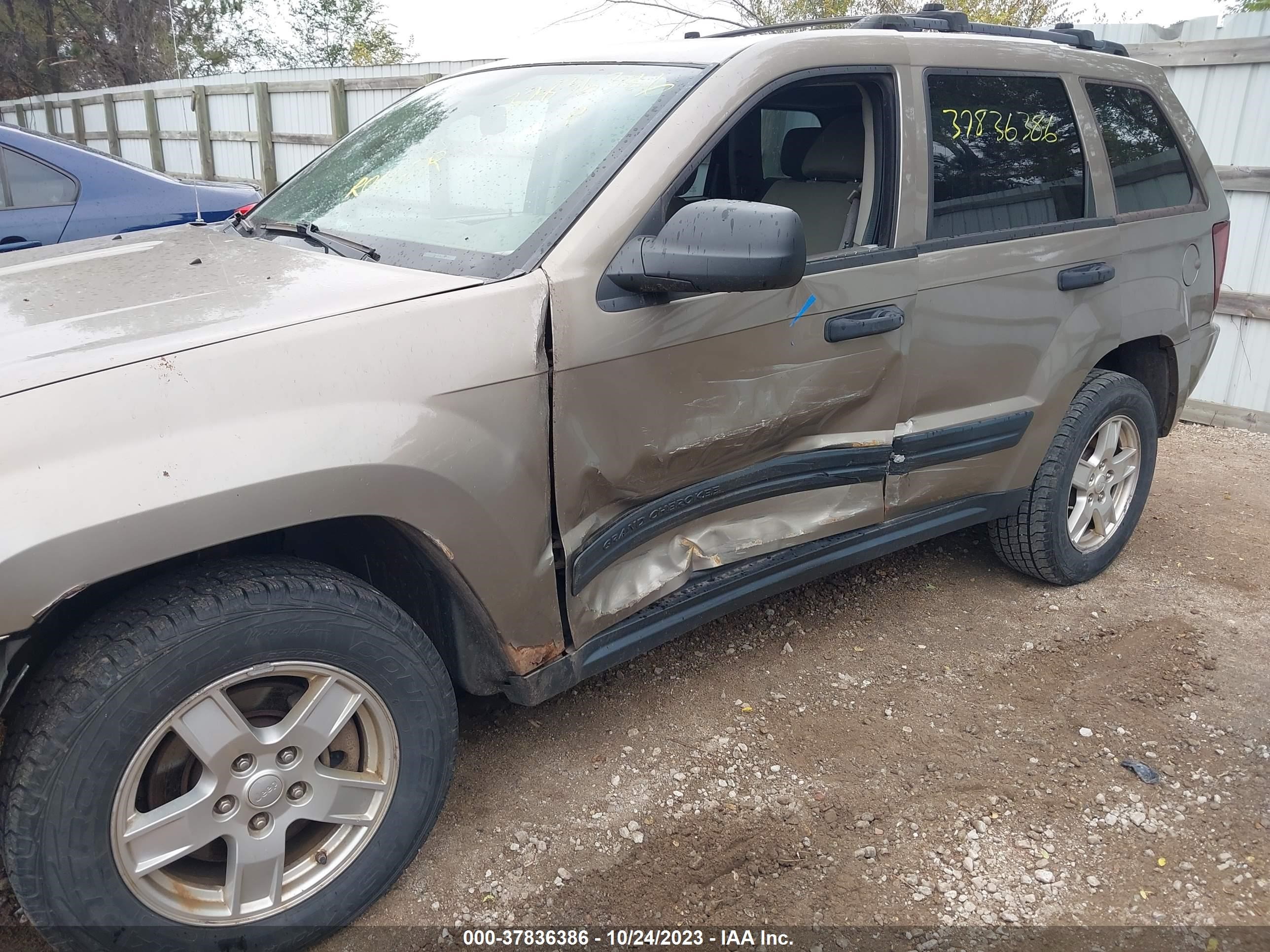 Photo 5 VIN: 1J8GR48K75C667986 - JEEP GRAND CHEROKEE 