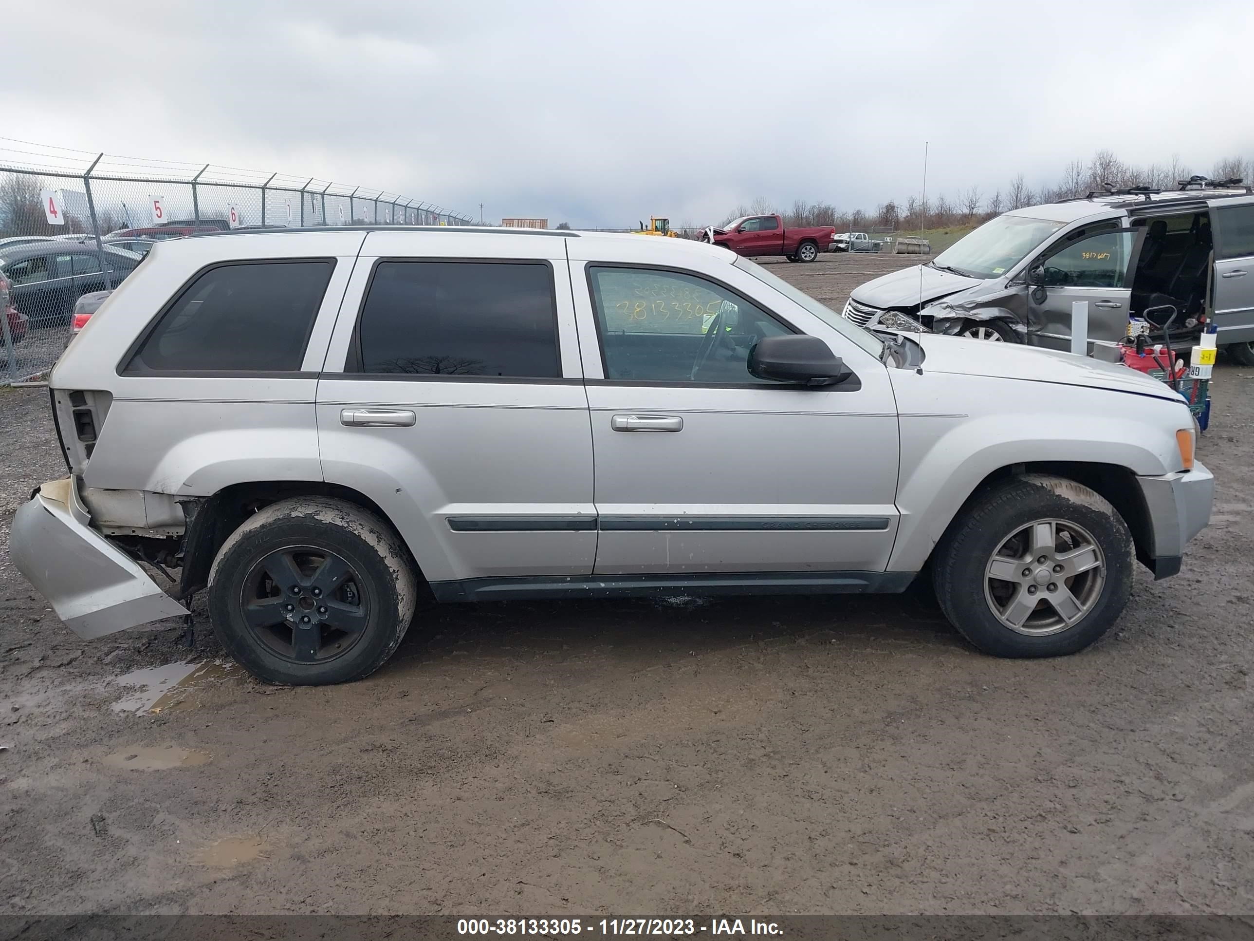 Photo 12 VIN: 1J8GR48K77C581645 - JEEP GRAND CHEROKEE 