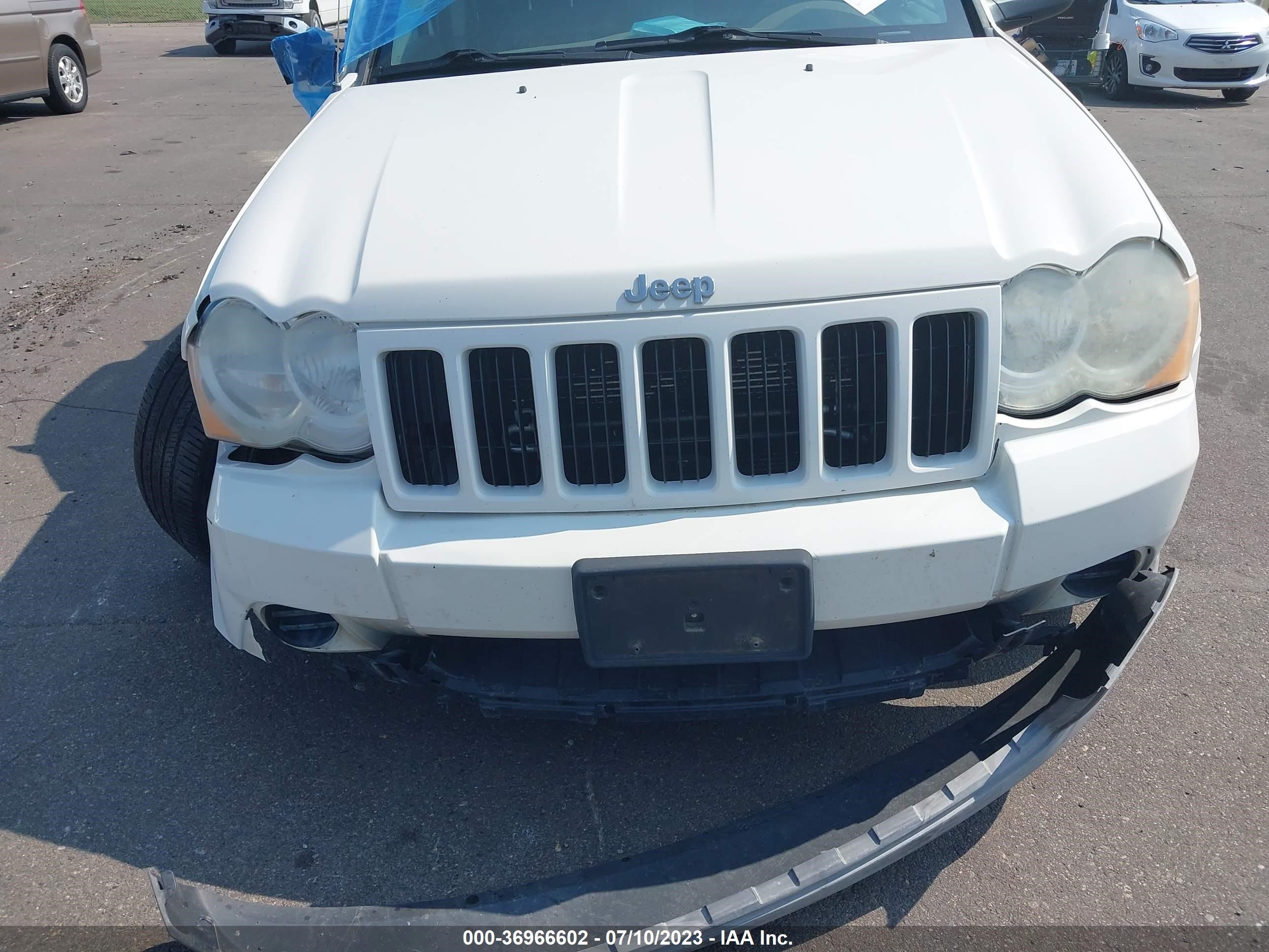 Photo 11 VIN: 1J8GR48K78C225715 - JEEP GRAND CHEROKEE 