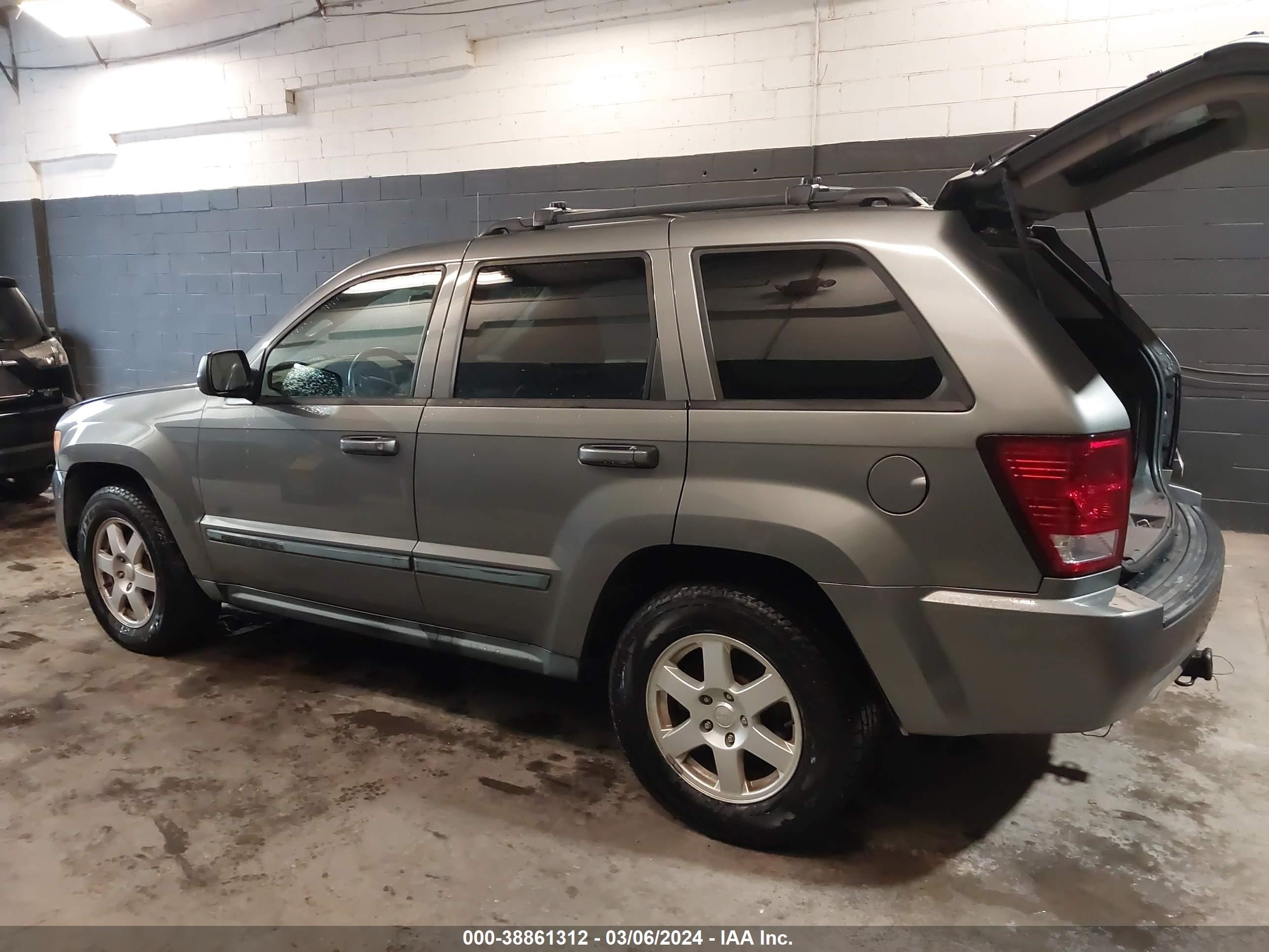 Photo 2 VIN: 1J8GR48K88C117099 - JEEP GRAND CHEROKEE 