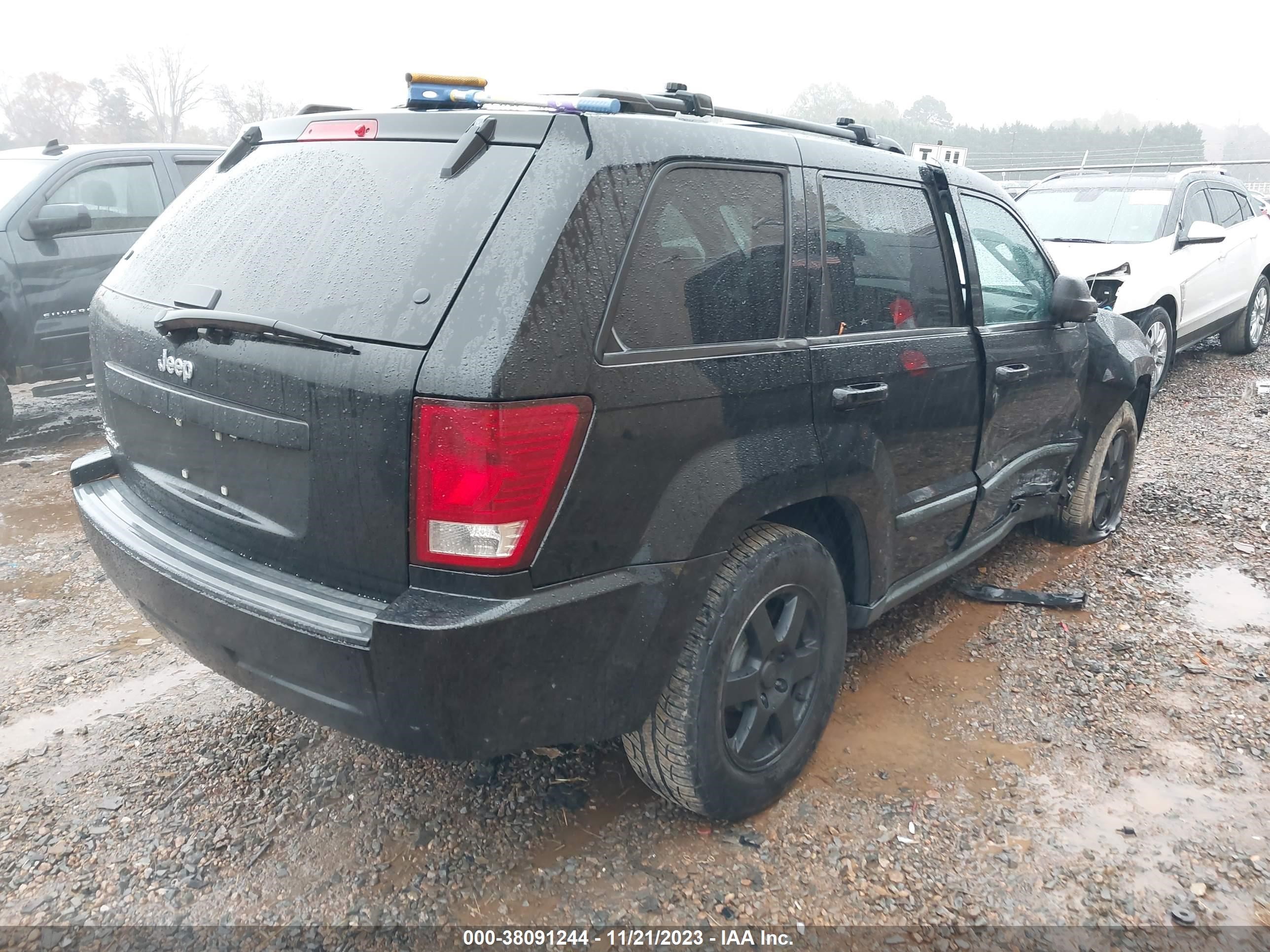 Photo 3 VIN: 1J8GR48K88C158588 - JEEP GRAND CHEROKEE 