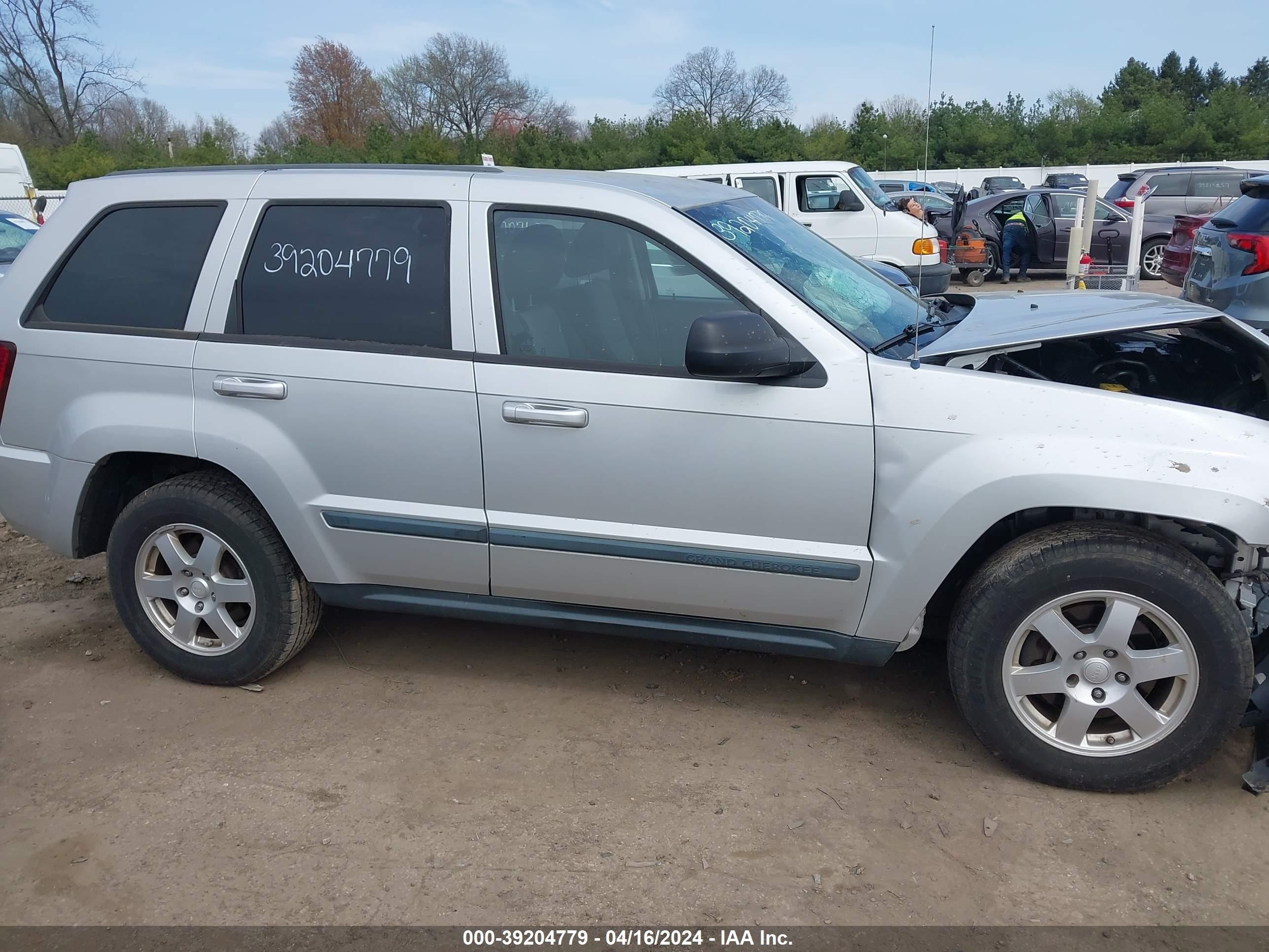 Photo 11 VIN: 1J8GR48K88C188187 - JEEP GRAND CHEROKEE 