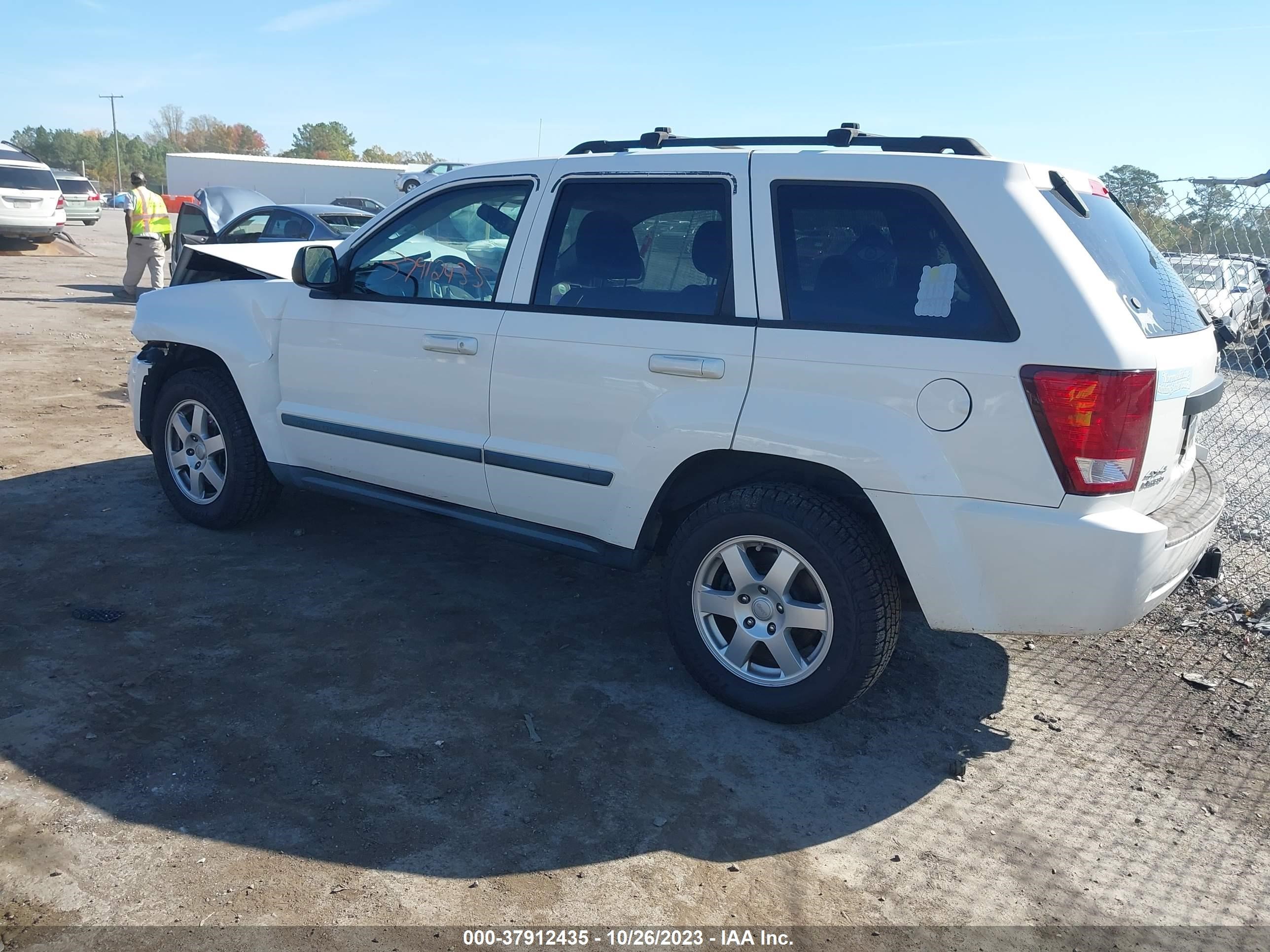 Photo 2 VIN: 1J8GR48K98C141475 - JEEP GRAND CHEROKEE 