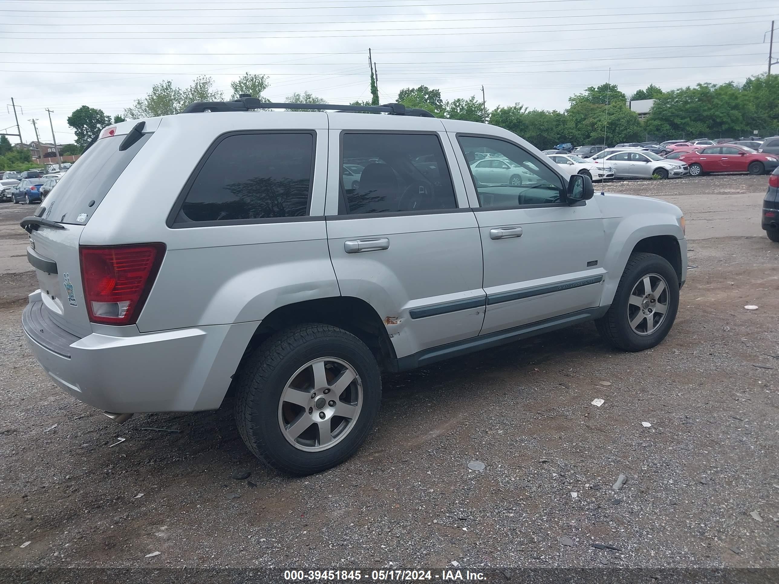 Photo 3 VIN: 1J8GR48K98C147910 - JEEP GRAND CHEROKEE 