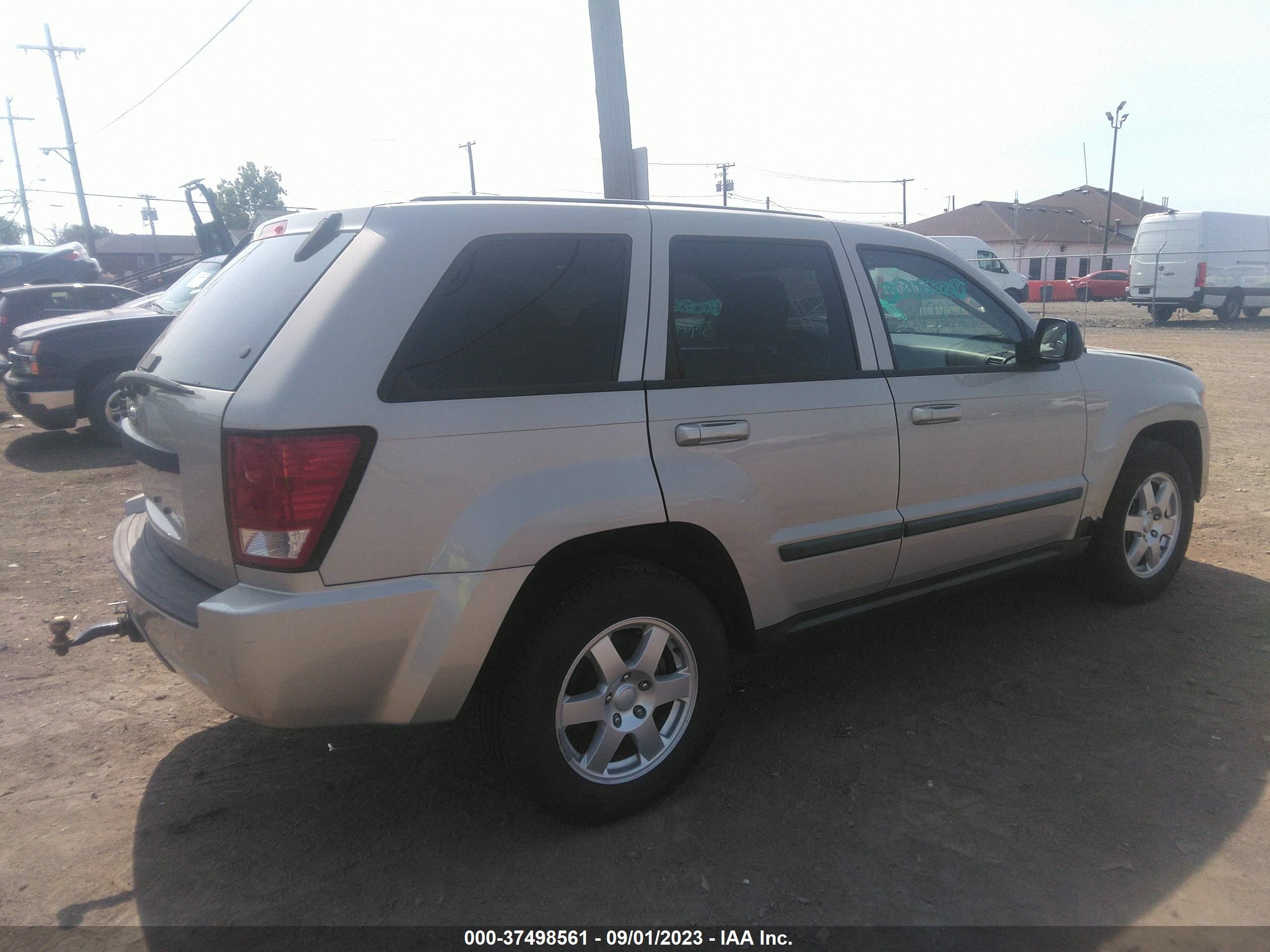 Photo 3 VIN: 1J8GR48KX8C129450 - JEEP GRAND CHEROKEE 