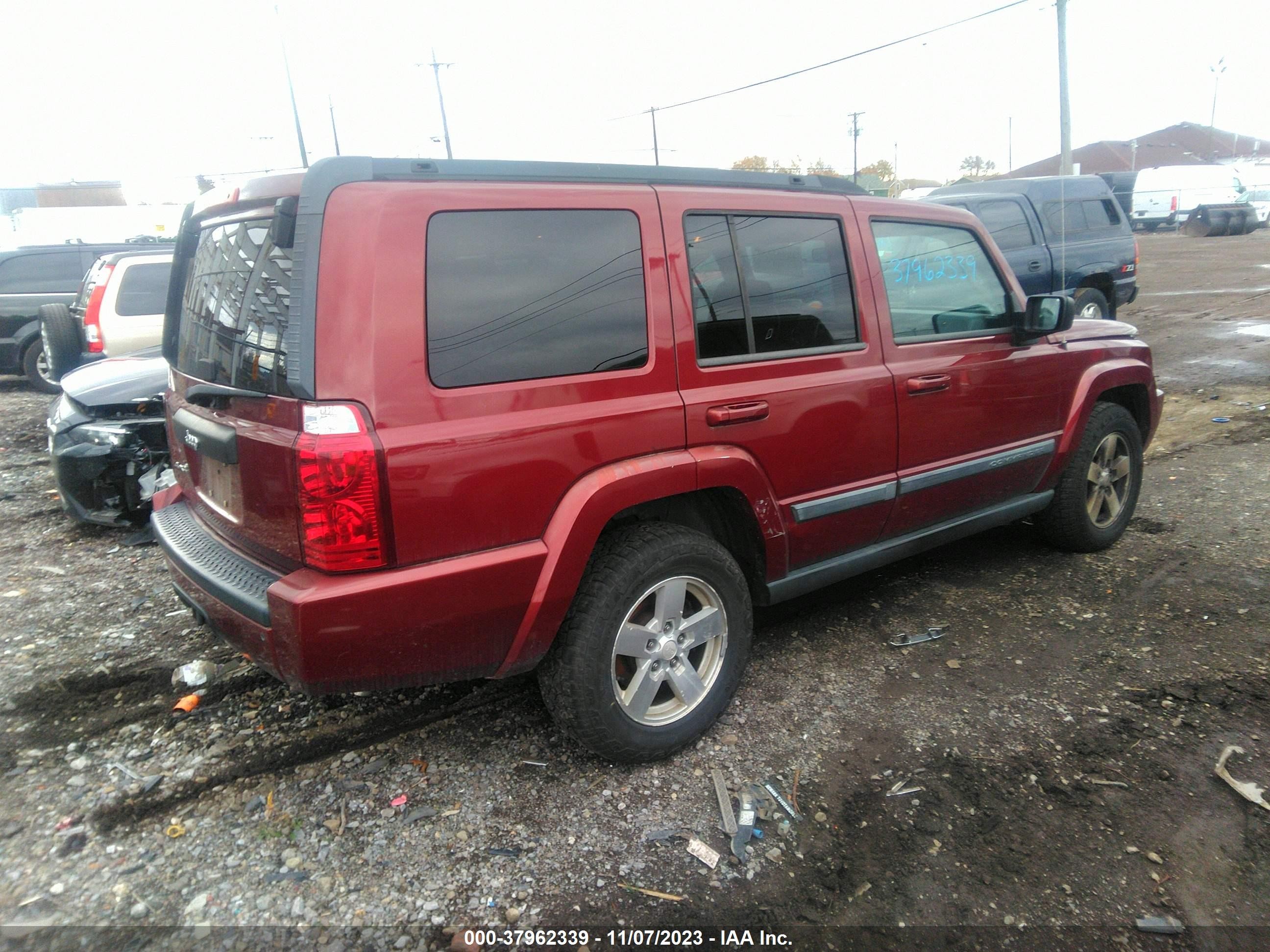 Photo 3 VIN: 1J8HG48K08C202951 - JEEP COMMANDER 