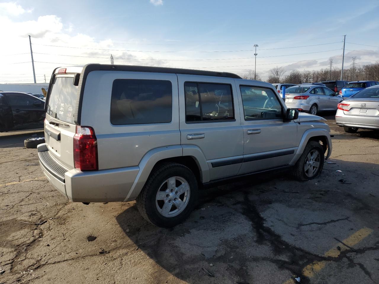 Photo 2 VIN: 1J8HG48K18C142341 - JEEP COMMANDER 