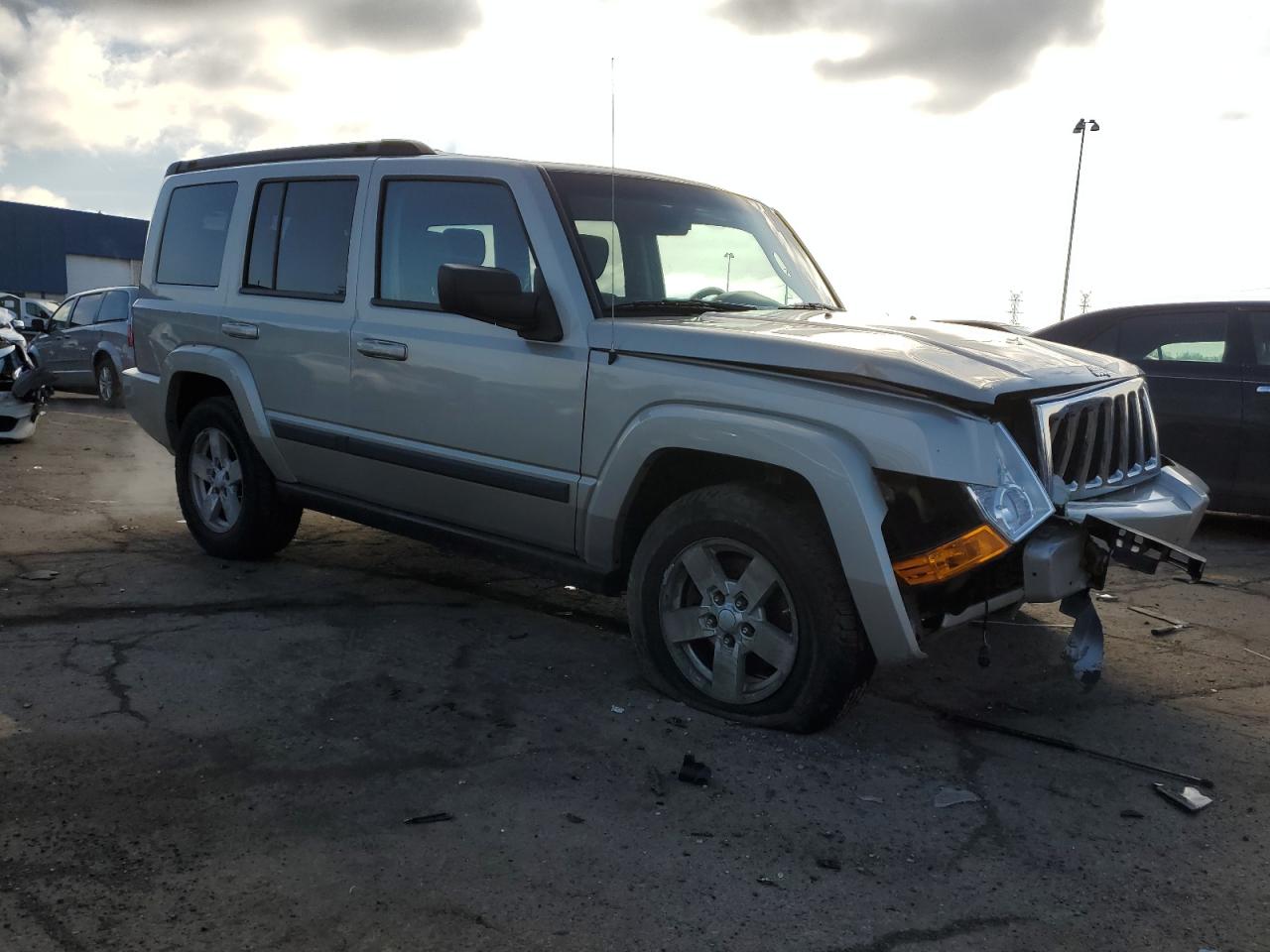 Photo 3 VIN: 1J8HG48K18C142341 - JEEP COMMANDER 