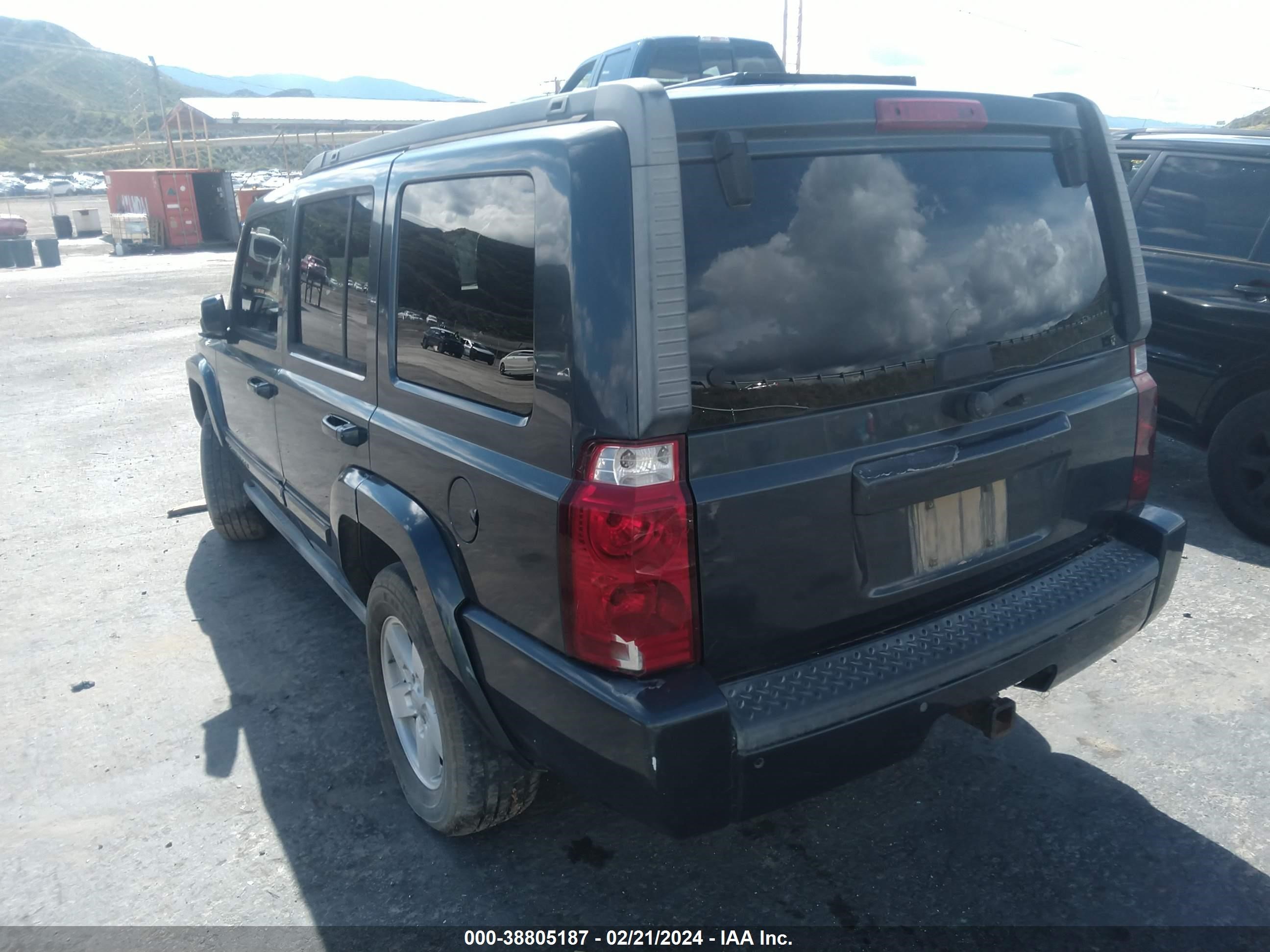 Photo 5 VIN: 1J8HG48K27C611712 - JEEP COMMANDER 