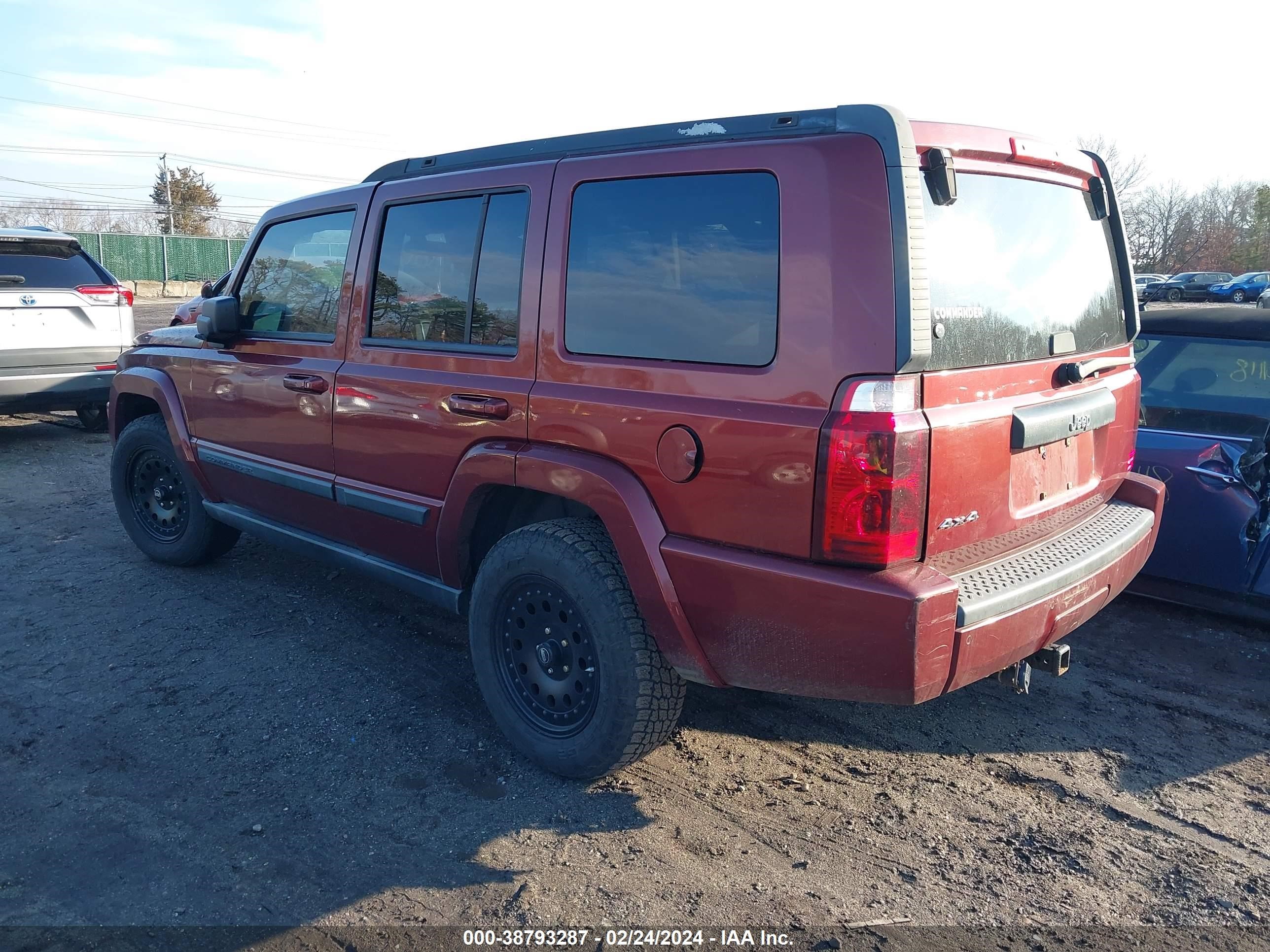 Photo 2 VIN: 1J8HG48K27C611953 - JEEP COMMANDER 