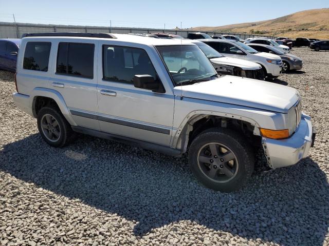 Photo 3 VIN: 1J8HG48K28C184677 - JEEP COMMANDER 