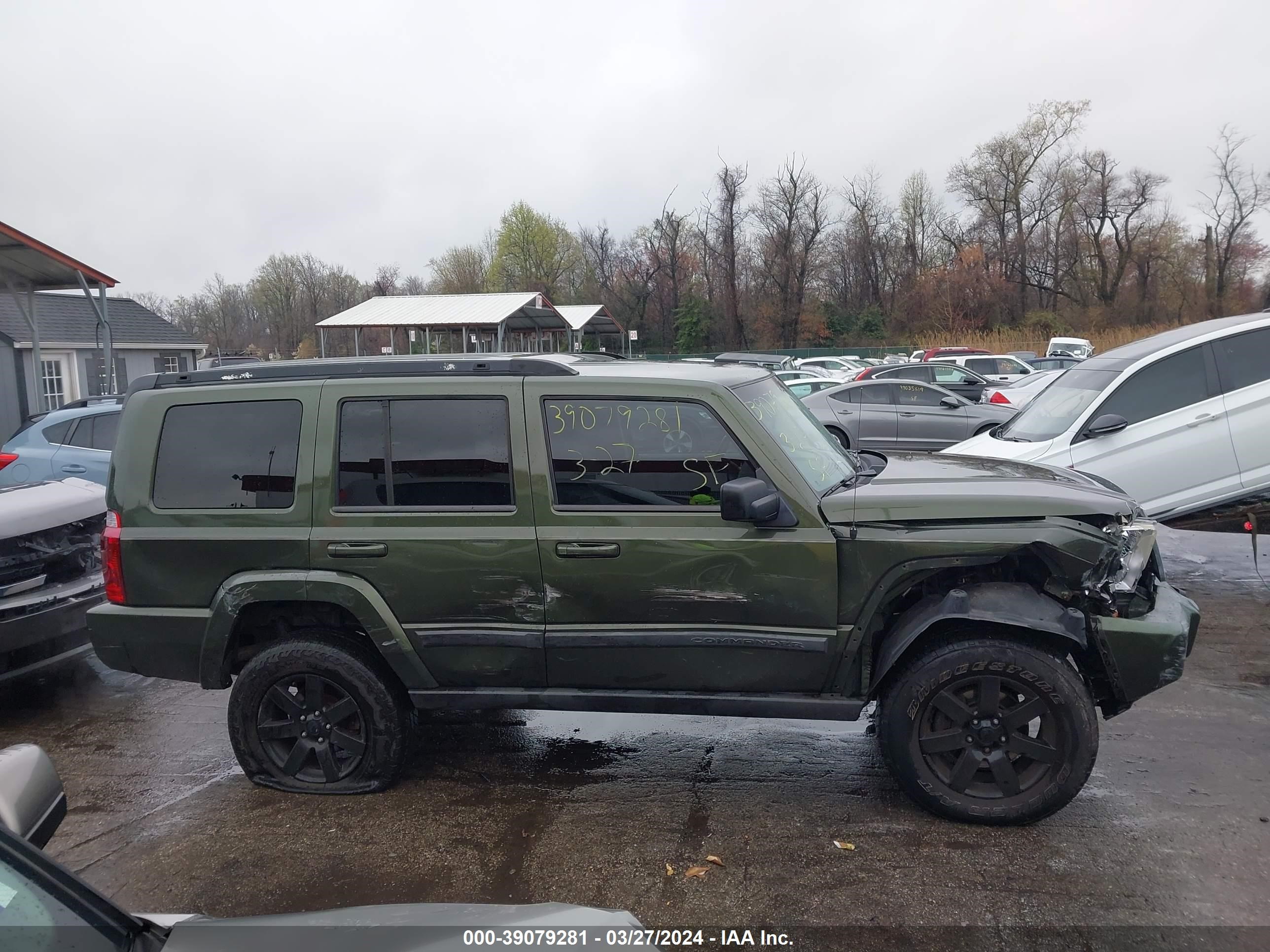 Photo 12 VIN: 1J8HG48K37C612125 - JEEP COMMANDER 