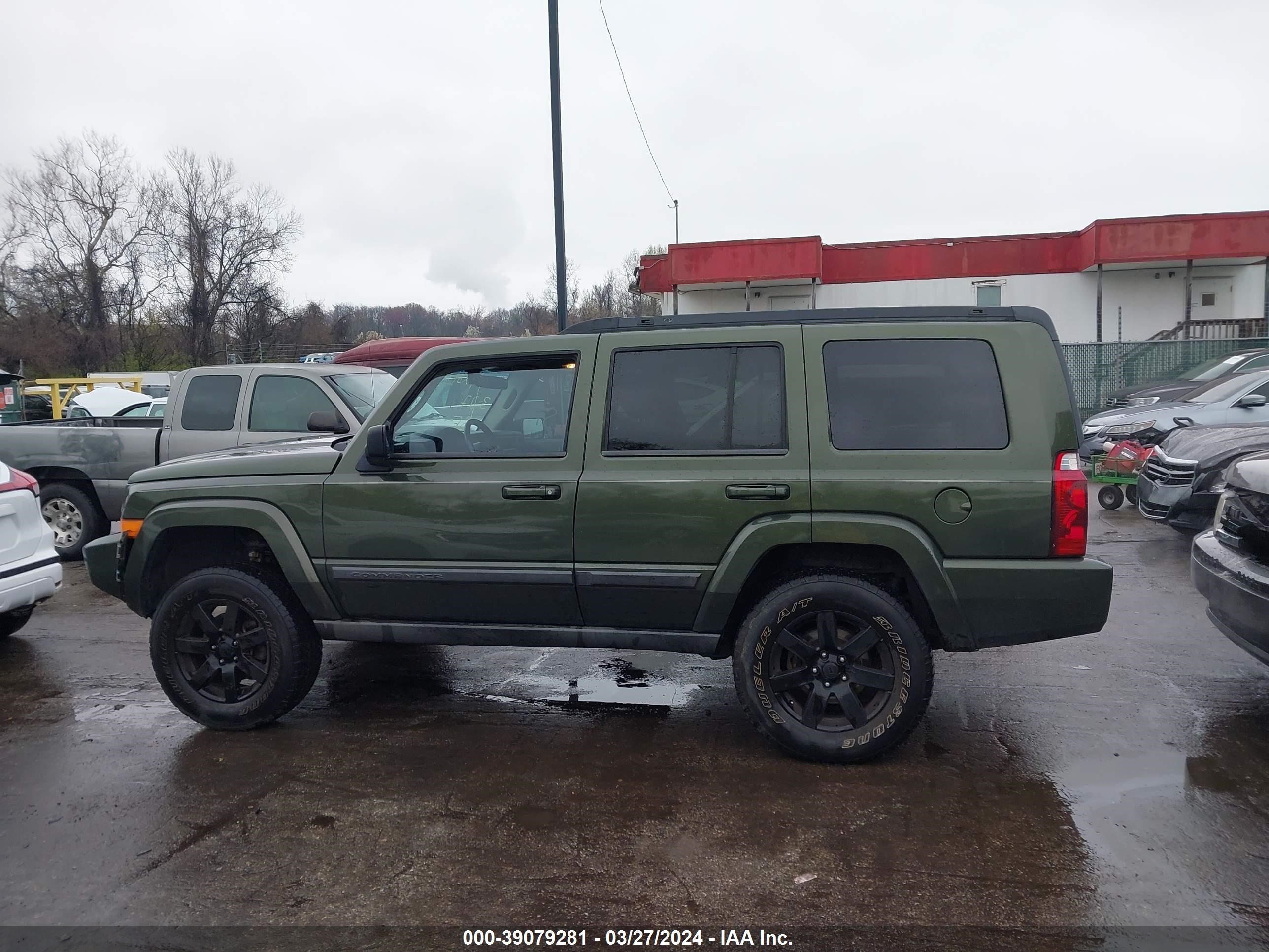 Photo 13 VIN: 1J8HG48K37C612125 - JEEP COMMANDER 