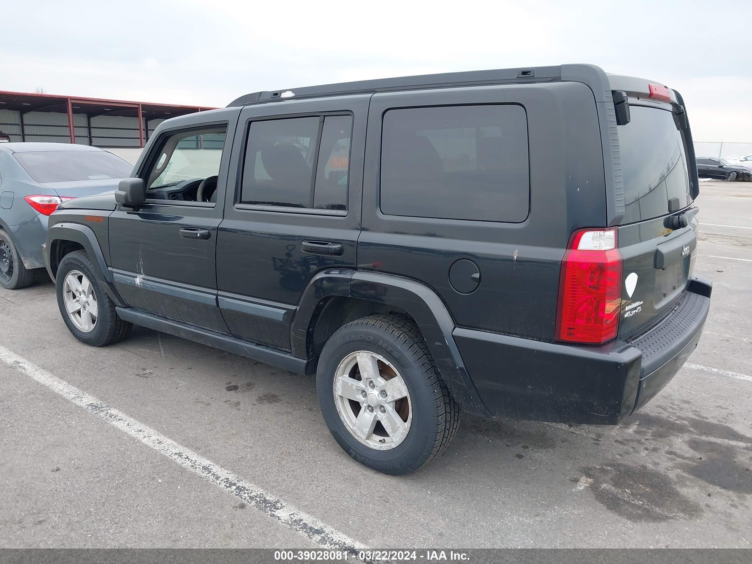 Photo 2 VIN: 1J8HG48K38C166611 - JEEP COMMANDER 