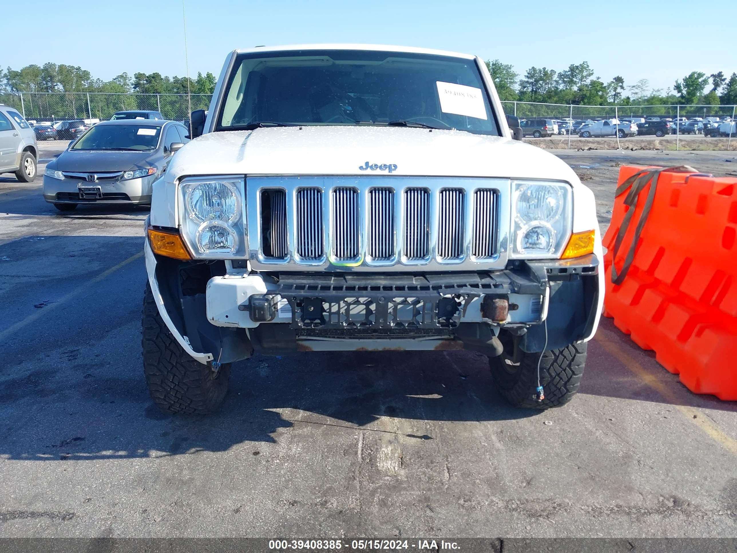 Photo 5 VIN: 1J8HG48K38C218755 - JEEP COMMANDER 