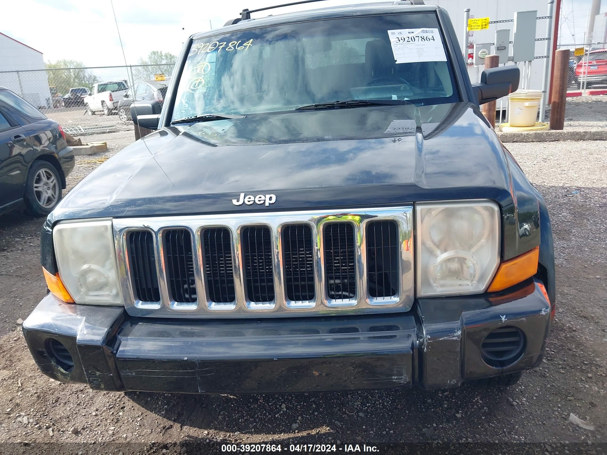 Photo 11 VIN: 1J8HG48K47C501504 - JEEP COMMANDER 