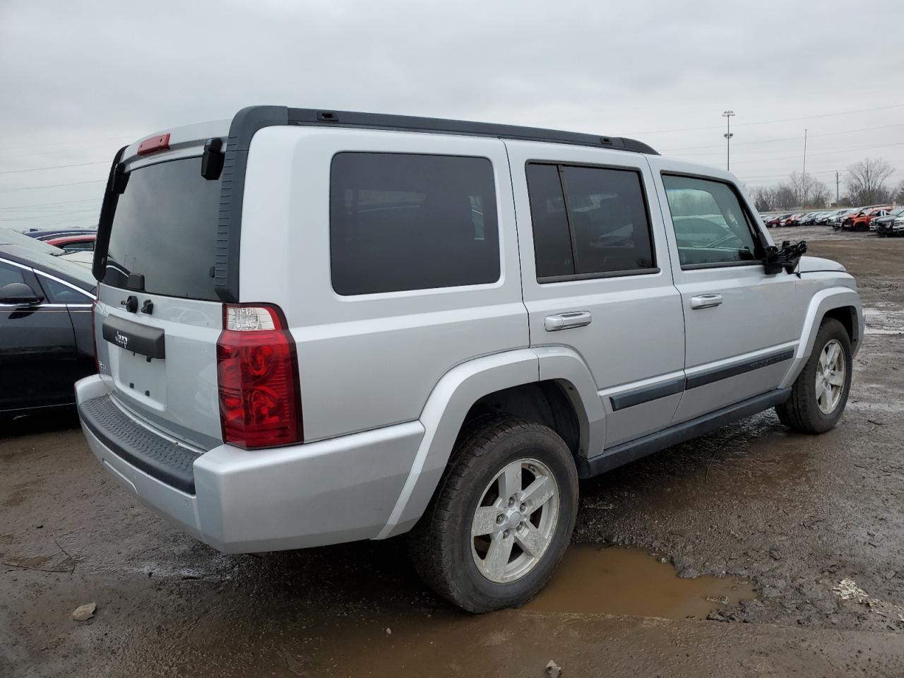 Photo 2 VIN: 1J8HG48K68C229992 - JEEP COMMANDER 