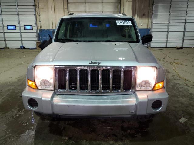 Photo 4 VIN: 1J8HG48K69C540131 - JEEP COMMANDER 