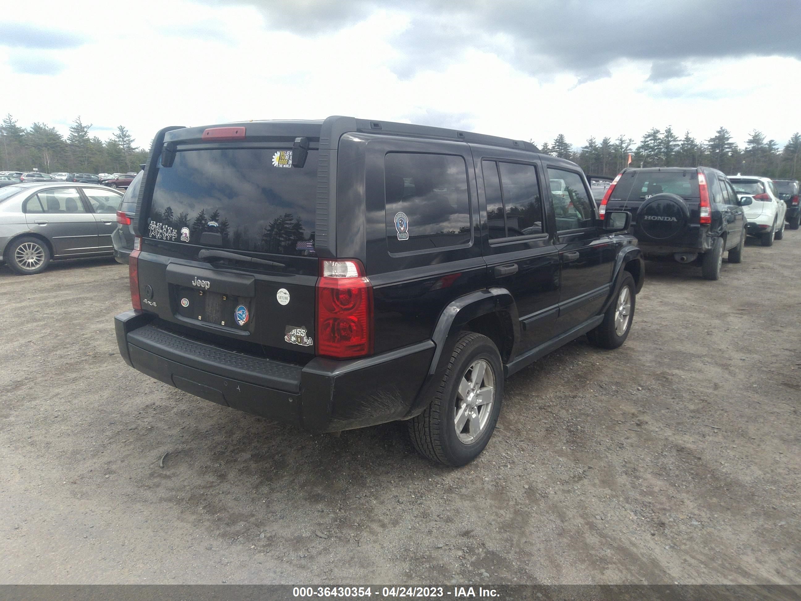 Photo 3 VIN: 1J8HG48K86C225634 - JEEP COMMANDER 