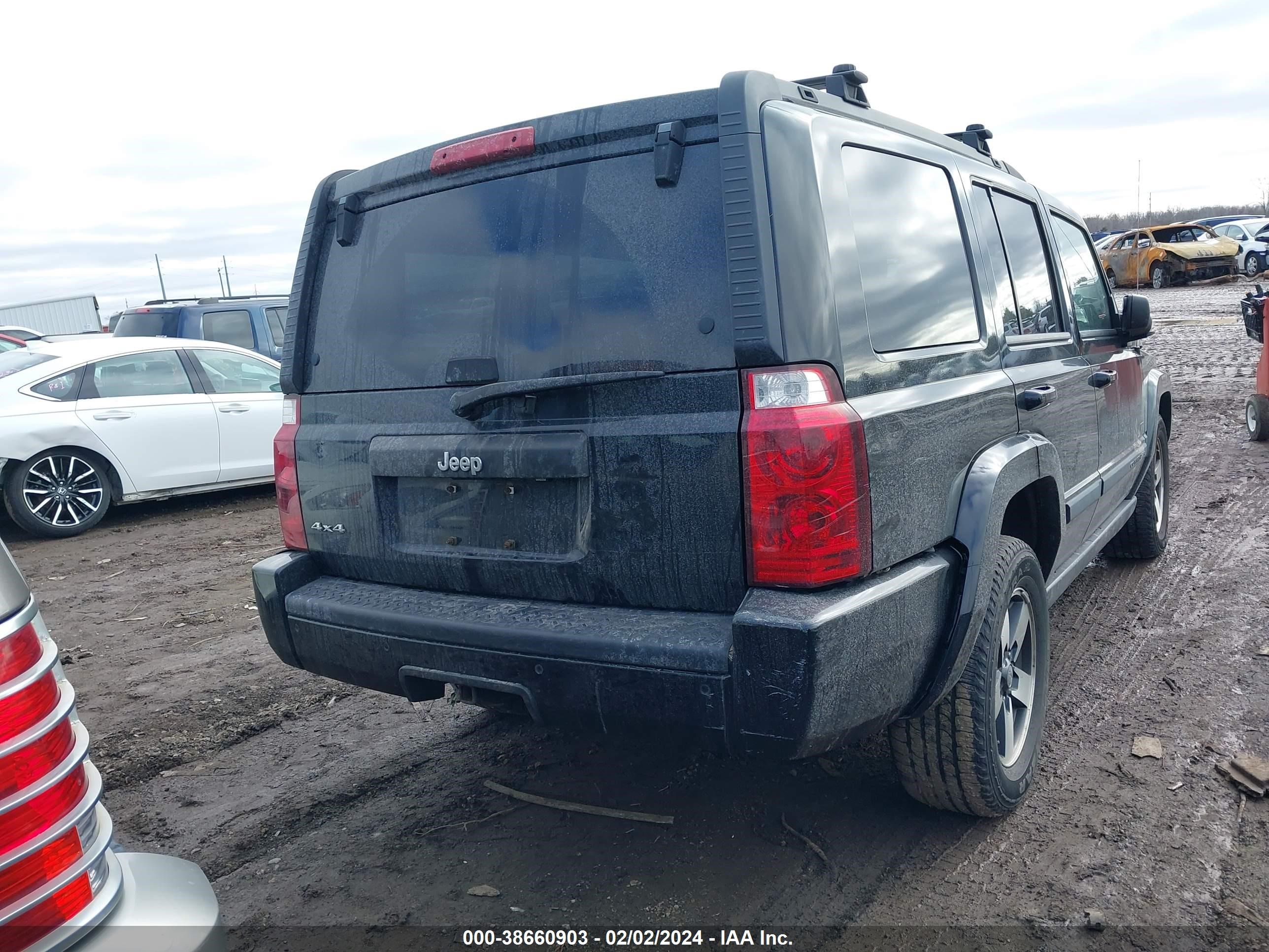 Photo 3 VIN: 1J8HG48K88C175630 - JEEP COMMANDER 